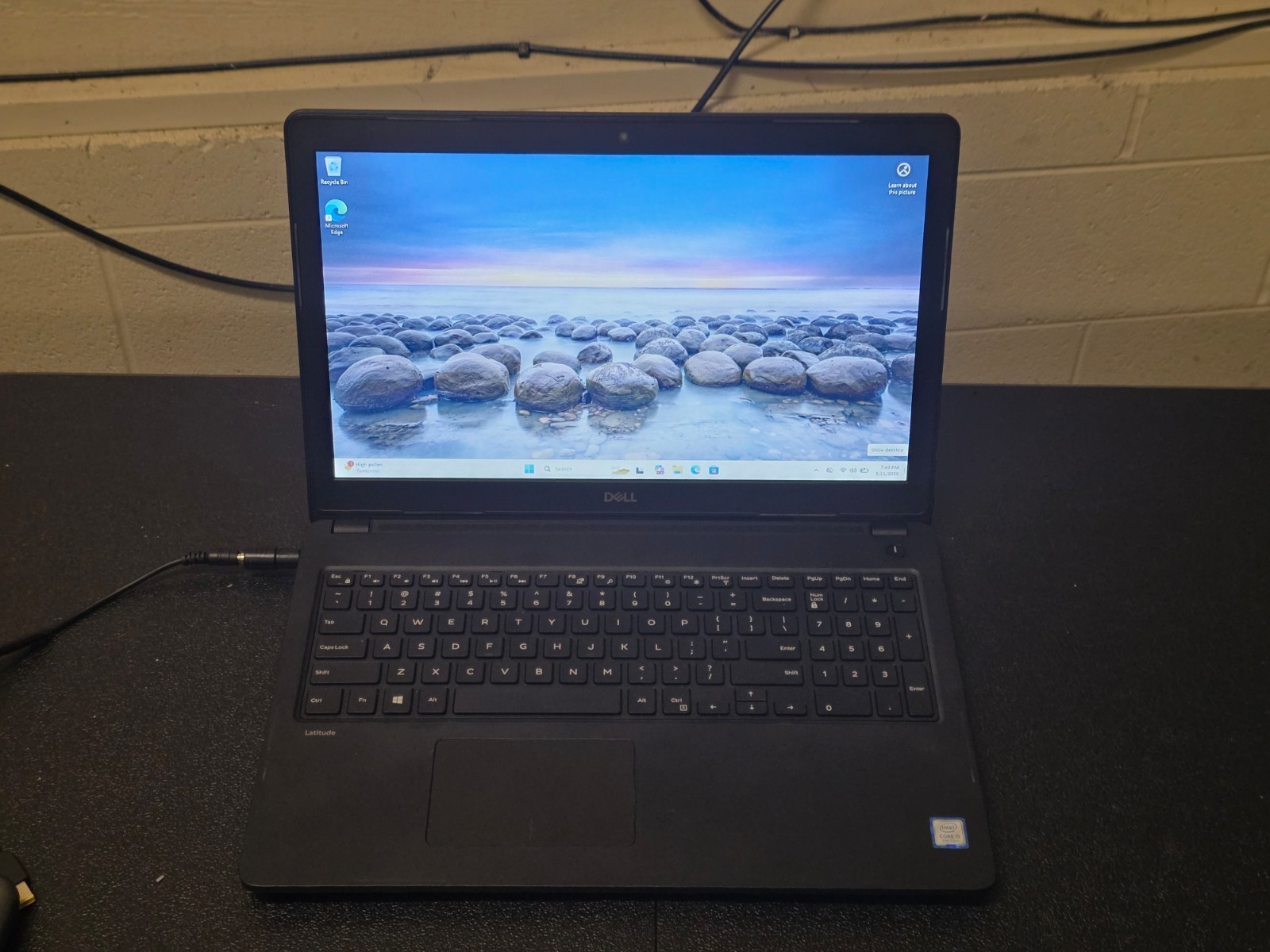 15″ Dell Latitude 3580 – i5-7200U, 8GB, 512GB SSD | Windows 11 Pro!!
