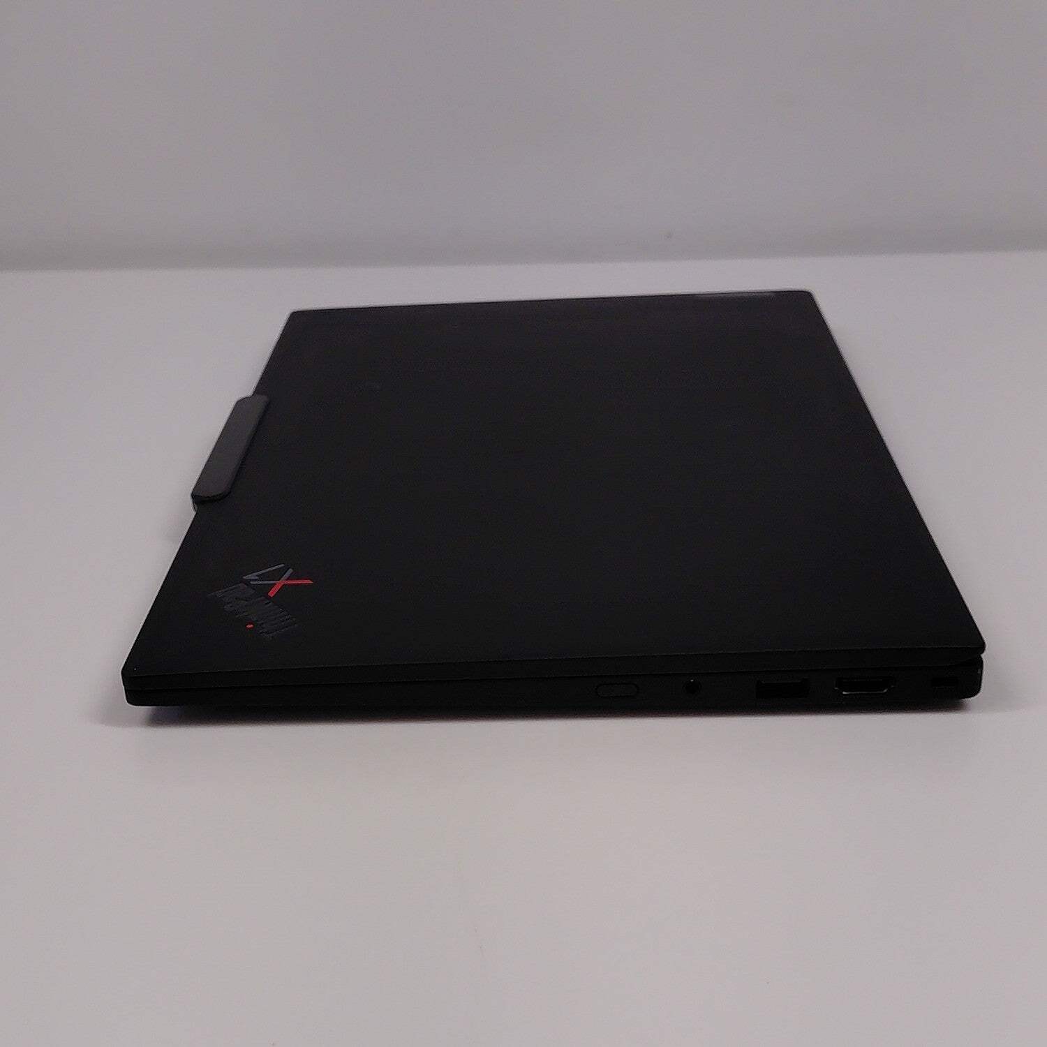 Lenovo ThinkPad X1 Carbon 12th Gen 14″ Core Ultra 5 135U 16GB RAM 512GB SSD