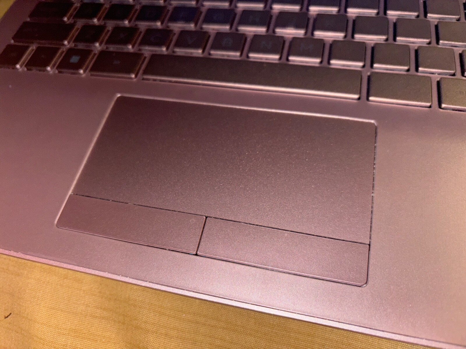 PINK USED HP LAPTOP COMPUTER ( comes with charger included)