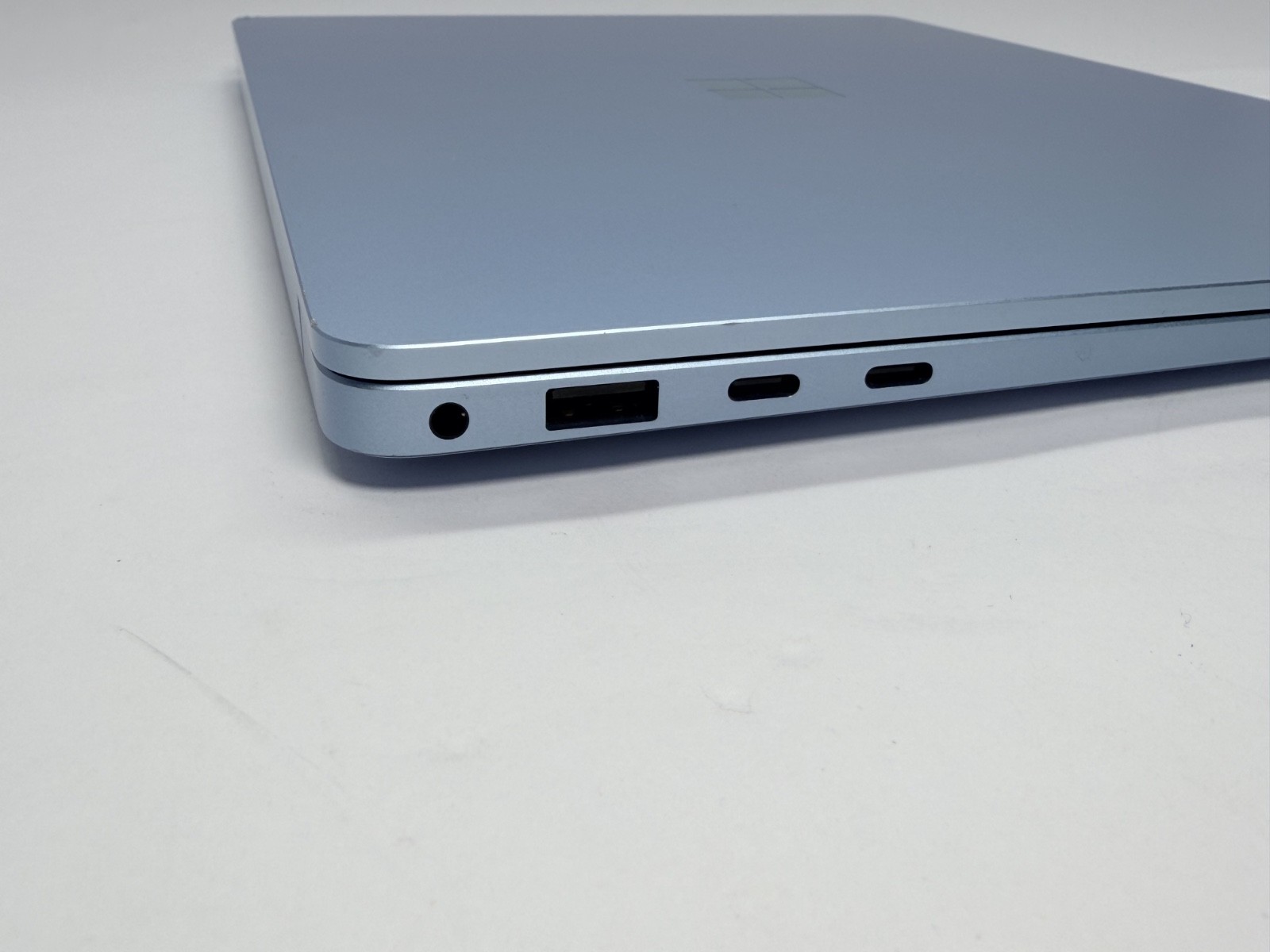 Microsoft Surface Laptop 7 13.8 Snapdragon X Plus 16GB 512GB SSD Tested