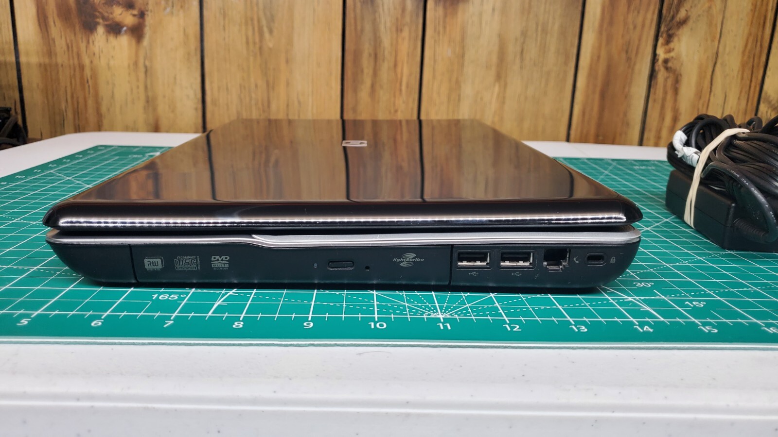 HP G60 519WM. 15.6″, 250gb hard drive, 3gb ddr2 ram, 2.50ghz Intel core 2 duo.