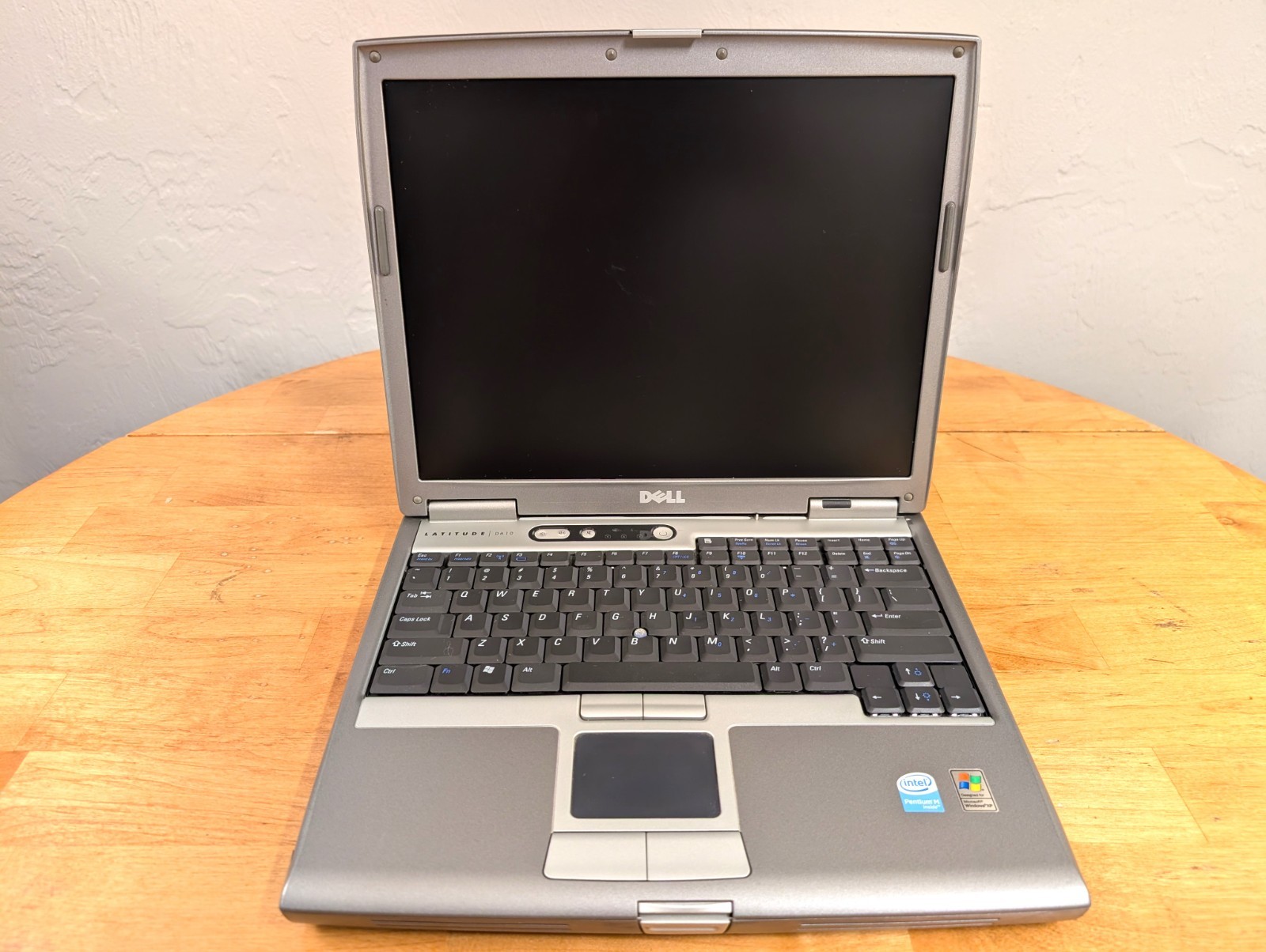 Dell Latitude D610 Laptop W/ Windows XP Professional SP3 – WiFi, DVD – Complete!