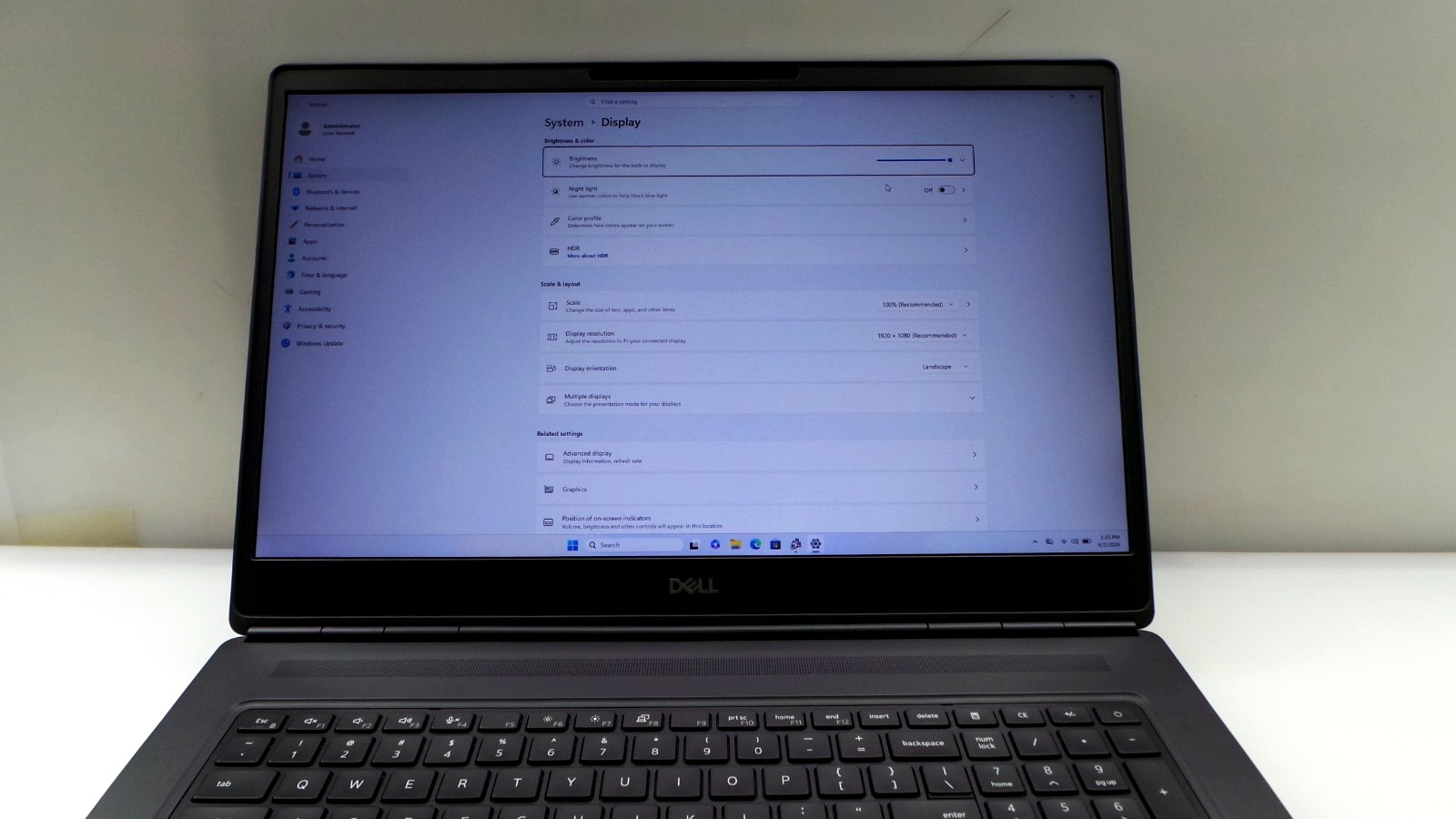 Dell Precision 7750 | 17.3″ | i7-10875H | 72GB 512GB SSD | RTX 300