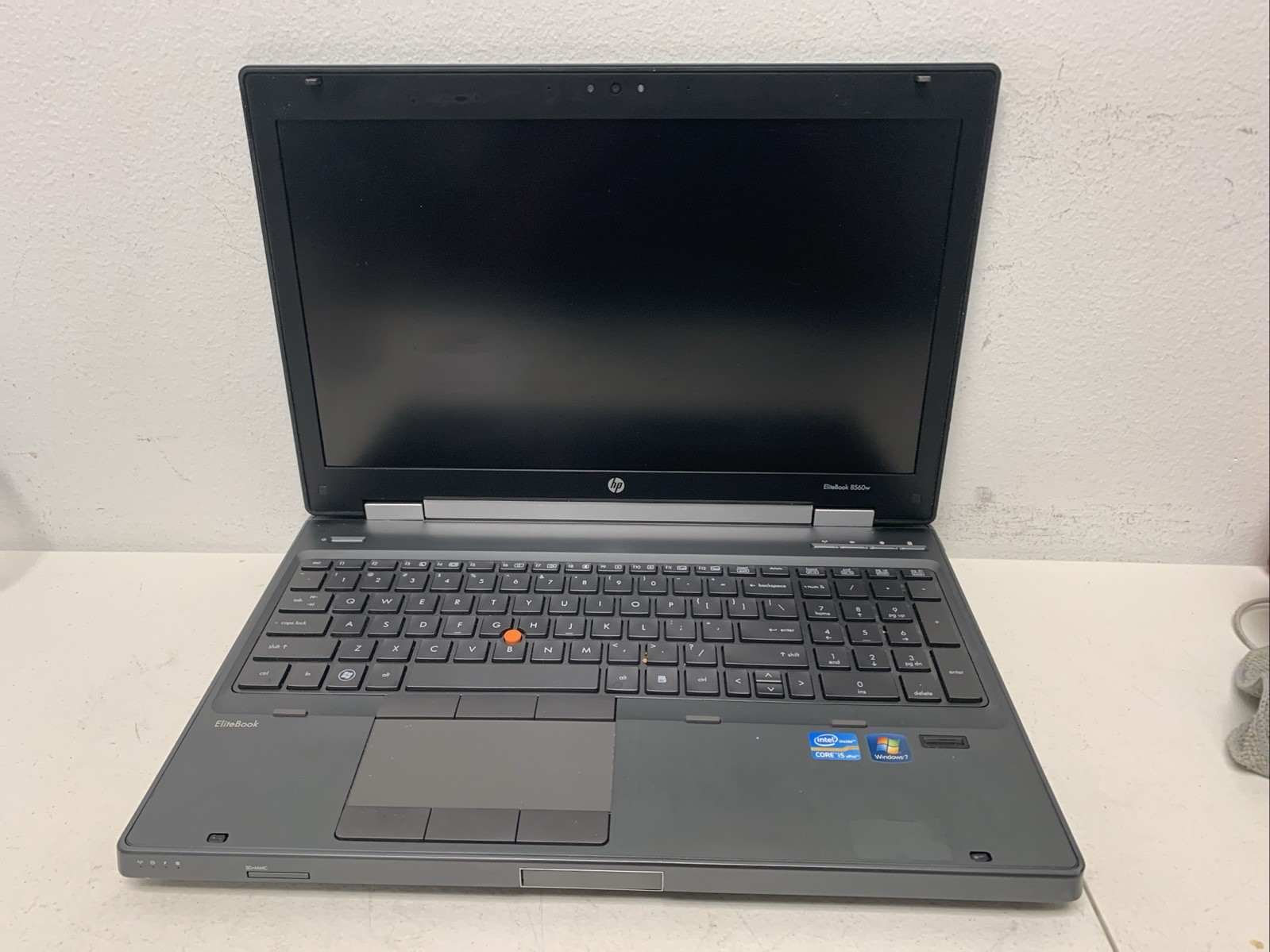HP Elitebook 8560W i5-2540M – RAM 8GB Ram 256gb SSD Wind10 Pro Read Description