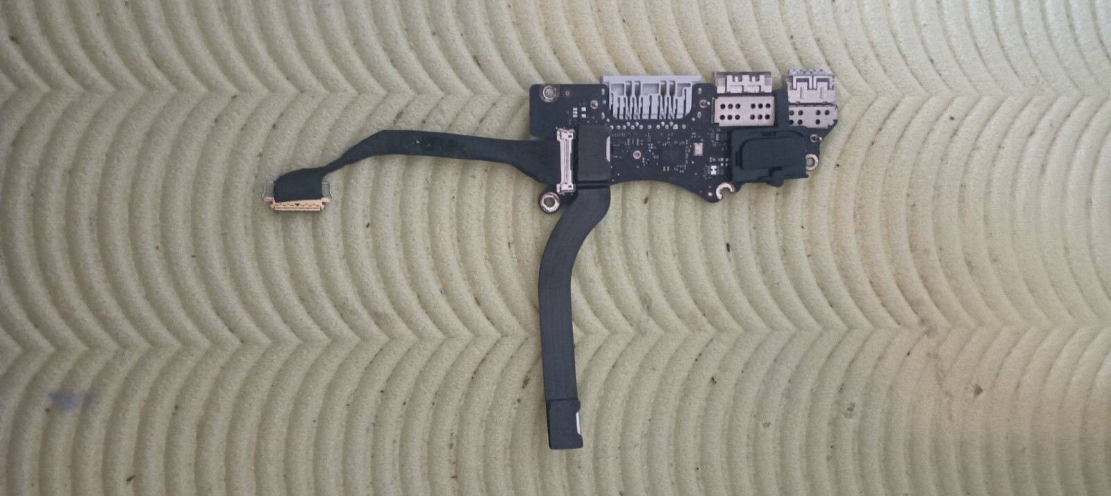 macbook pro 15 a1286 usb card cable flat connectors