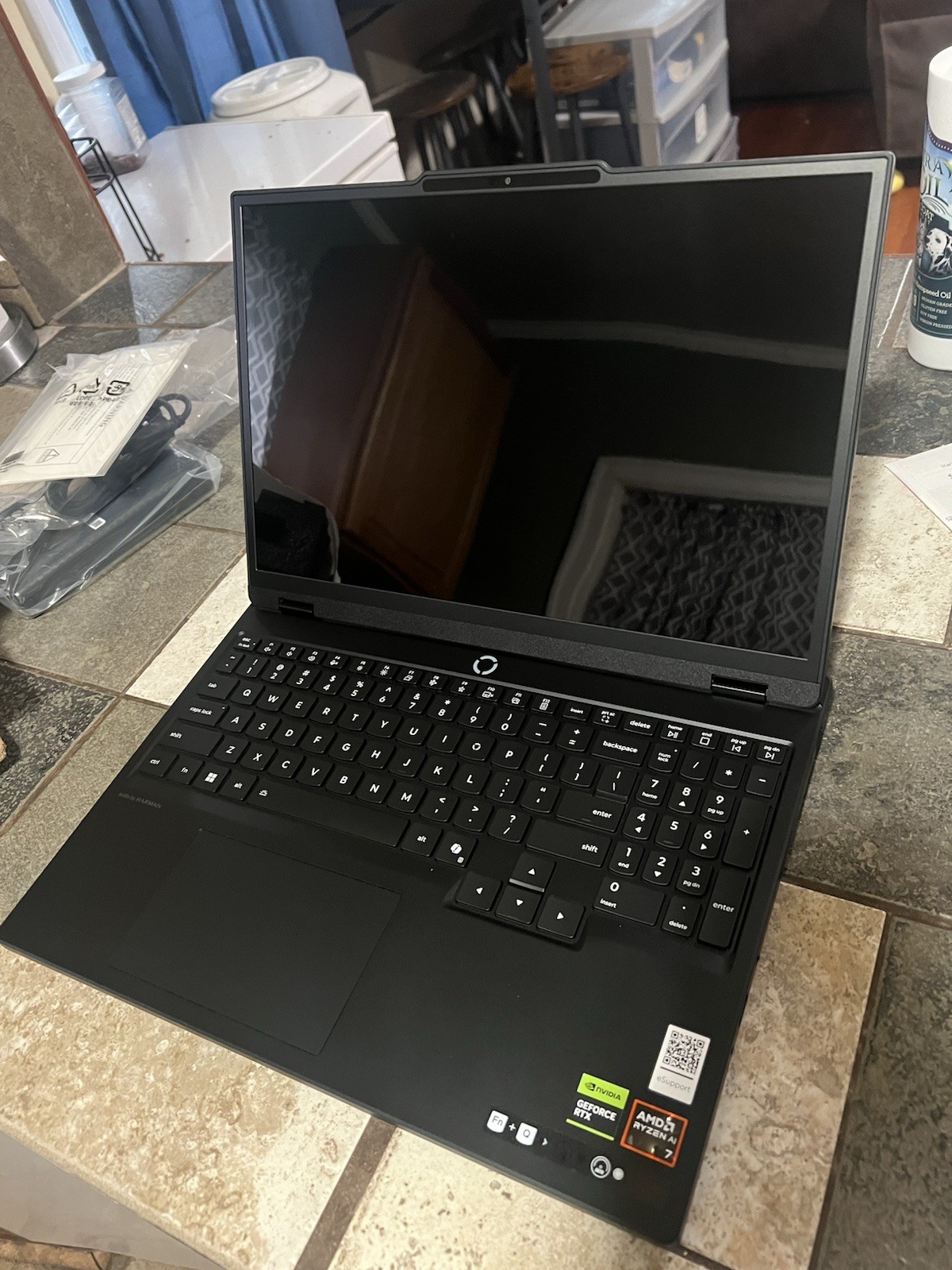 Legion 5 15AKP10 Gaming Laptop AMD Ryzen AI 7 350 W/Radeon 860M Nvidia RTX 5070
