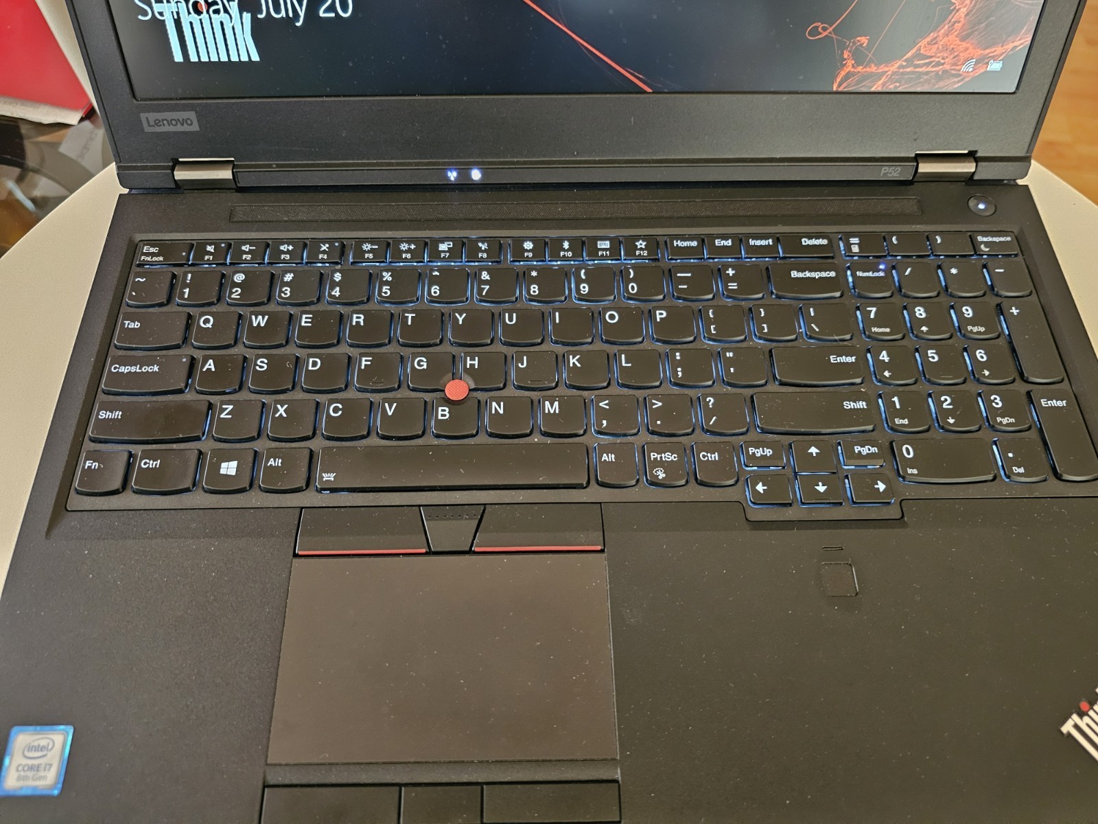 Thinkpad P52 workstation ( Xeon I7, 32GB, 4GB NVIDIA )