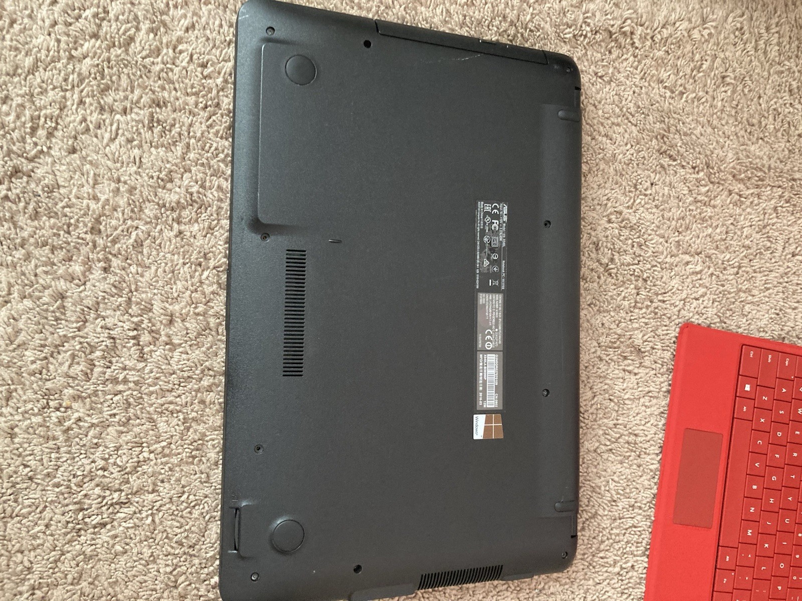 Asus Vivi Book X540l (1TB HDD) (intel I3 CPU) (4gb Ram) (no Charger) (READ DESC)