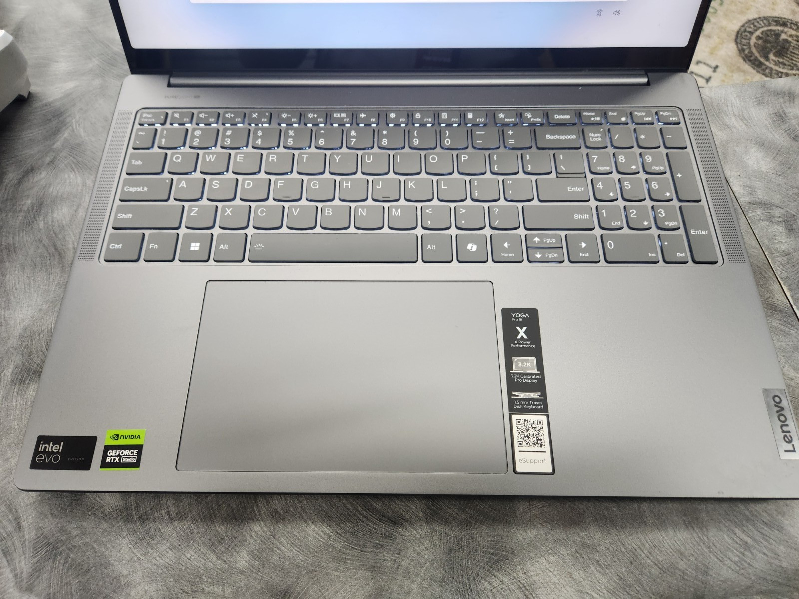 Lenovo Yoga Pro 9 16IMH9