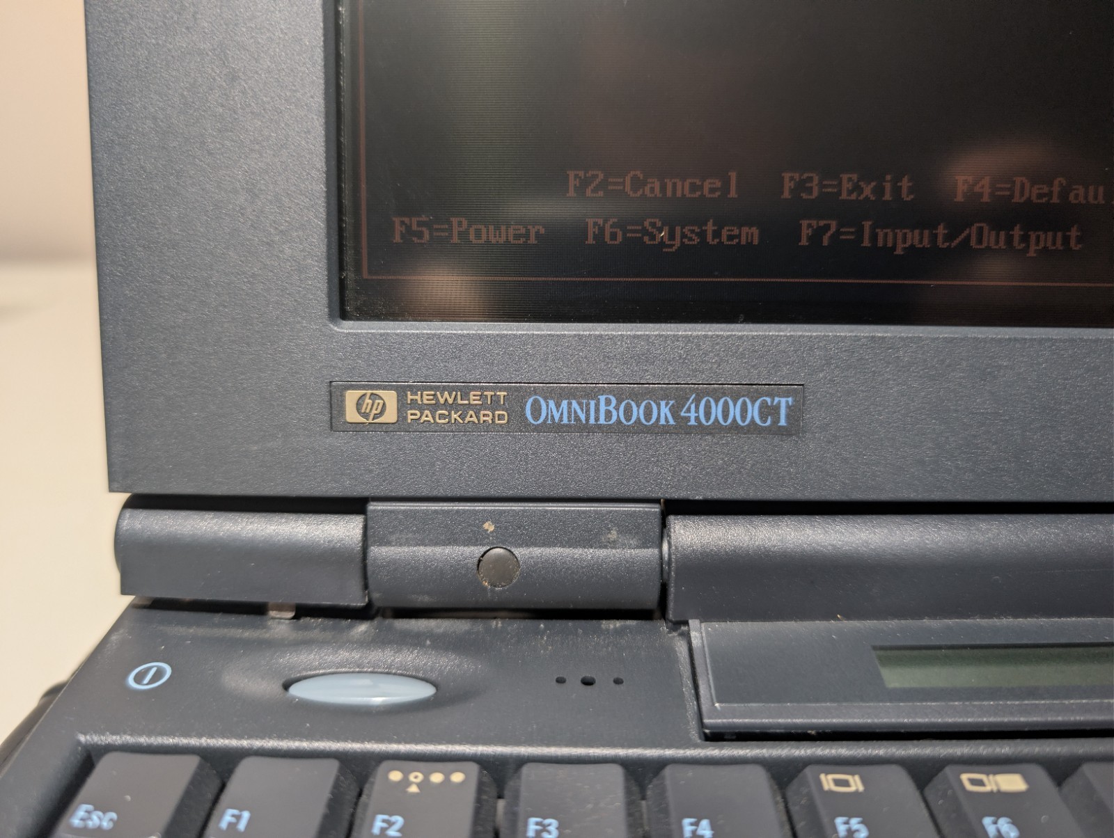 HP OMNIBOOK 4000CT | 486DX2-50Mhz | 16MB RAM | NO HDD Vintage Computing RARE
