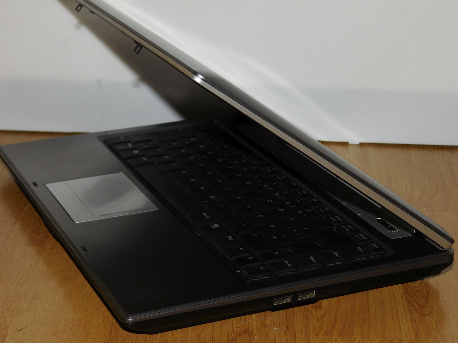 14.1″ Laptop Notebook Asus PRO80H Intel Core Duo 2x 2GHz 120GB 2GB Win XP Pro
