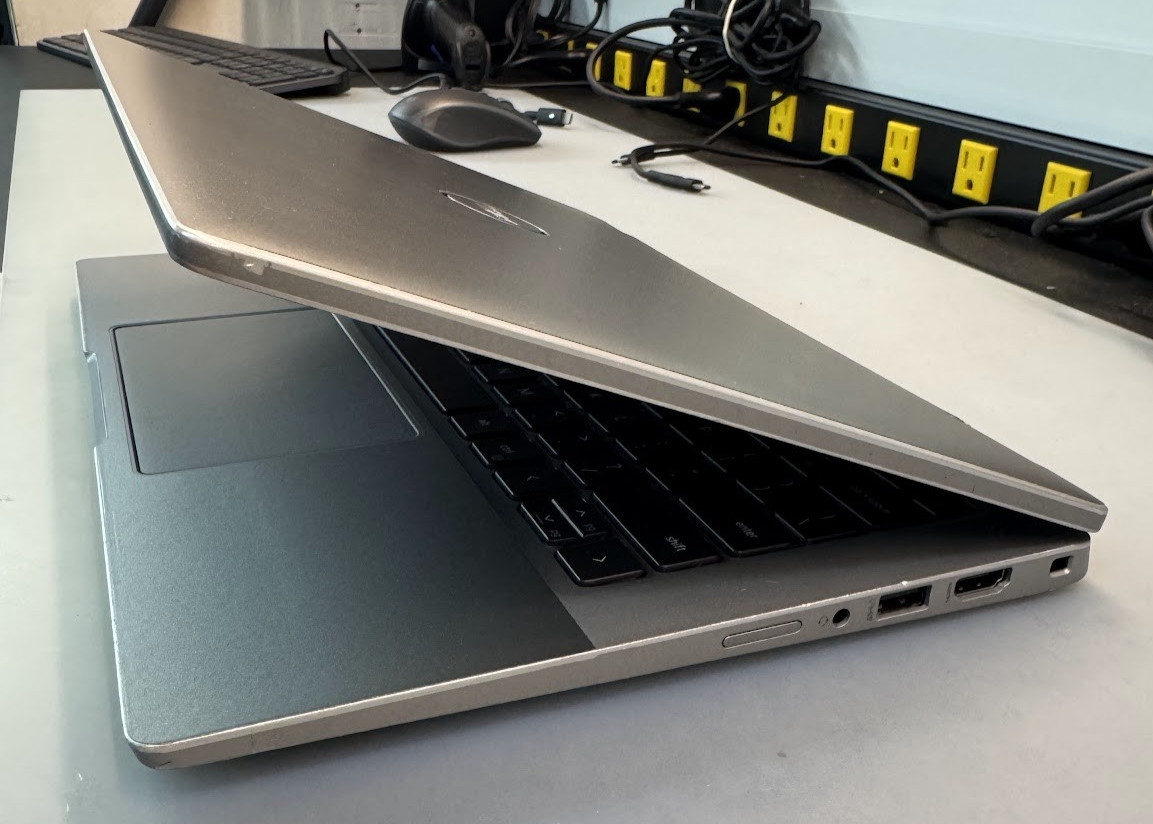 Dell Latitude 5320 13″ 2IN1 INTEL CORE i5-1145G7 256GB SSD 16GB RAM WIN11 C READ