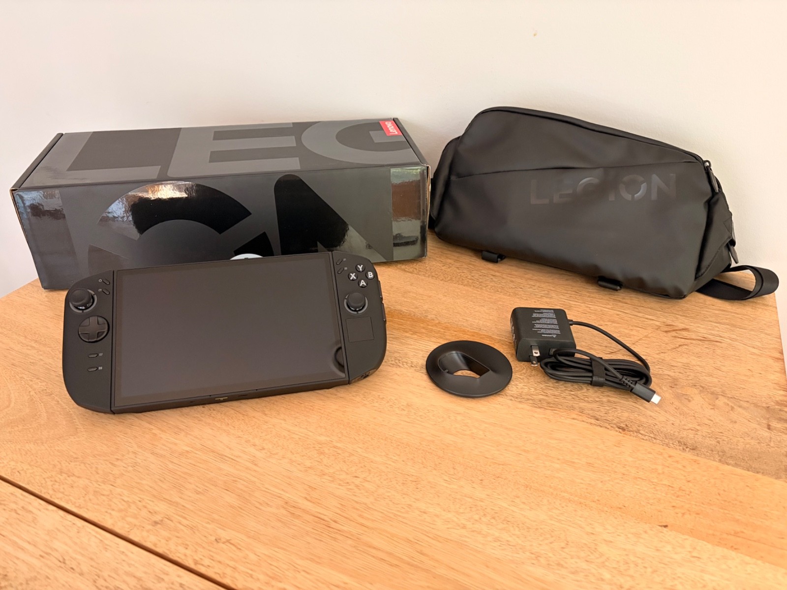 Lenovo Legion Go 2 Ryzen Z2 Extreme 32GB 2TB Upgraded Bag/Case Bundle
