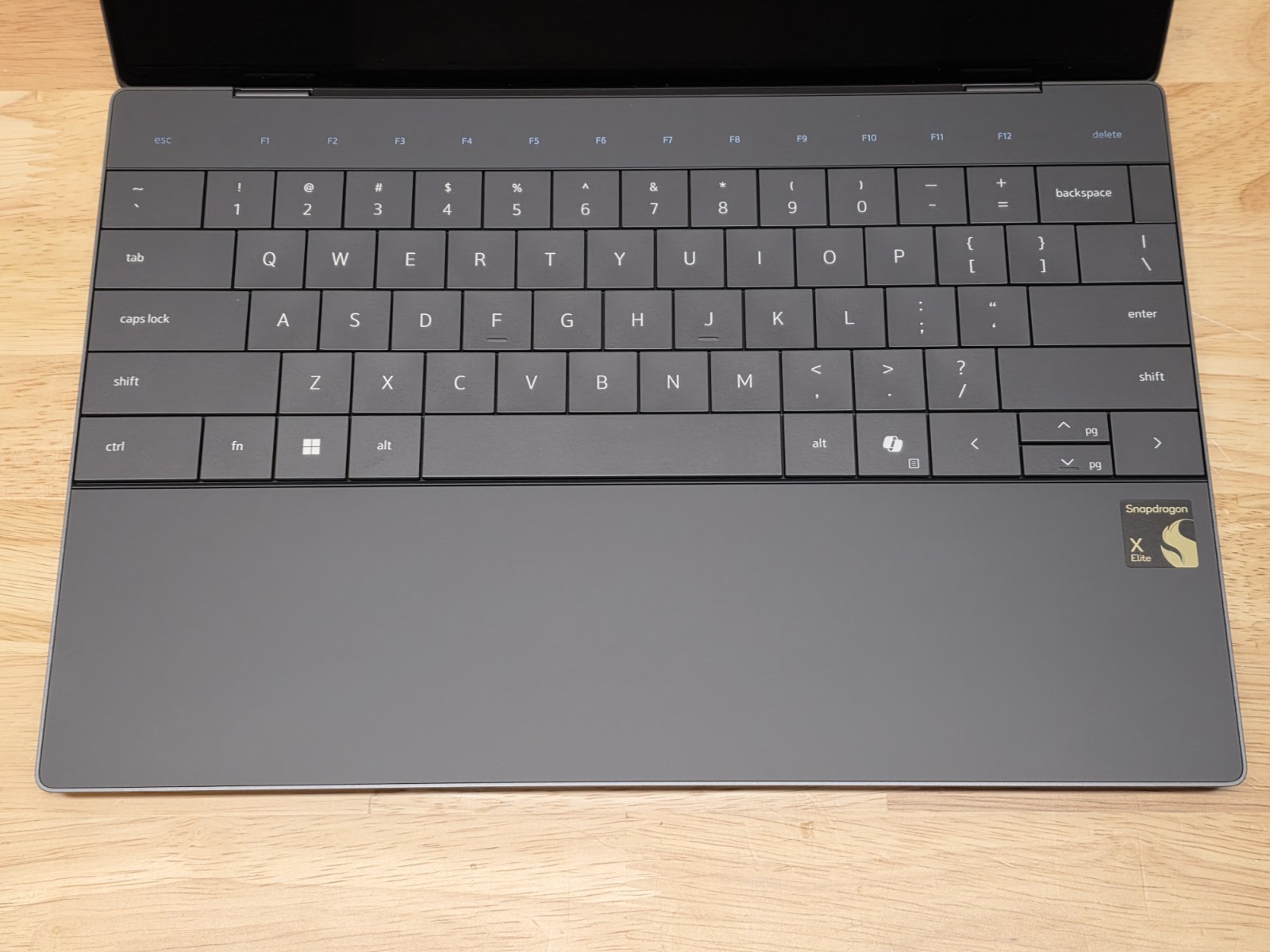Dell XPS 13.4″ OLED Touch | Snapdragon X Elite | 16GB RAM | Graphite