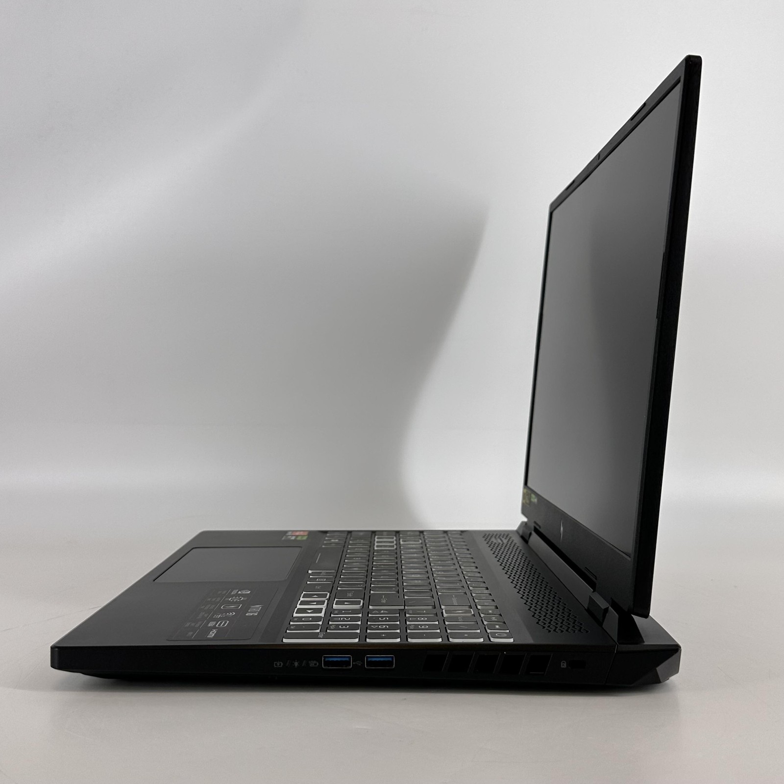 Acer Nitro 16 QHD+ 3.8 GHz Ryzen 7 7840HS 16GB 1TB SSD NVIDIA RTX 4070-LCD ISSUE