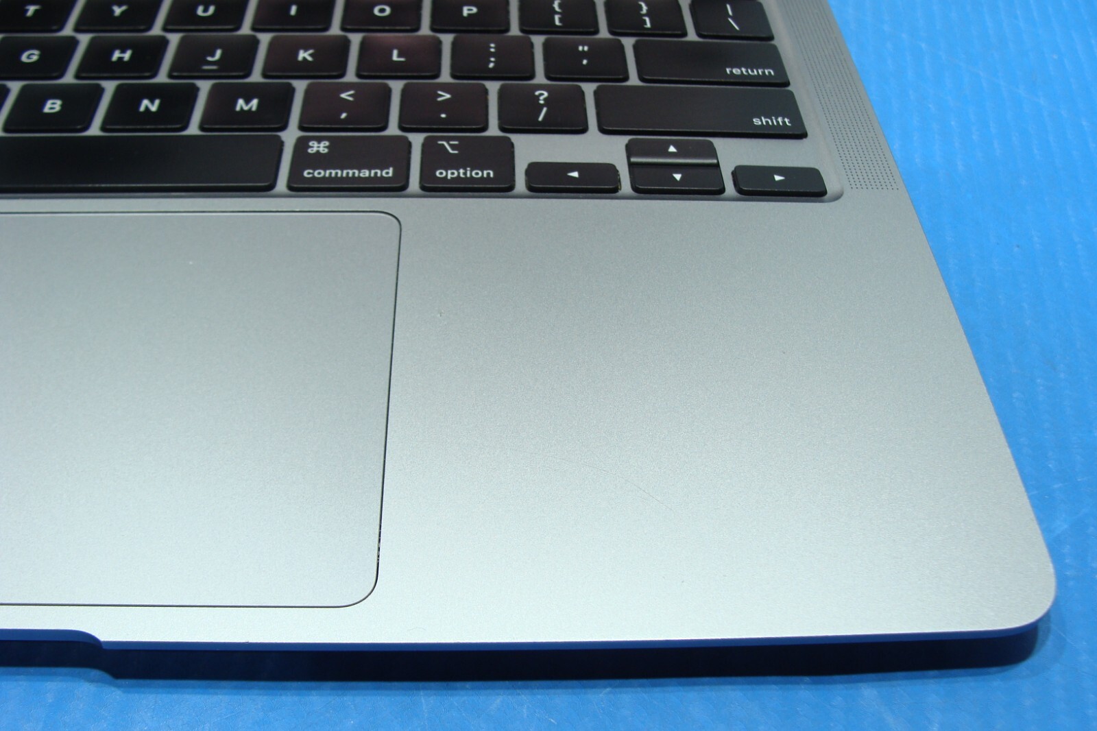 Apple MacBook Air 13″ A2179/BTO (2020) i7-1060NG7 1.2GHz 16GB 256GB OS Ventura