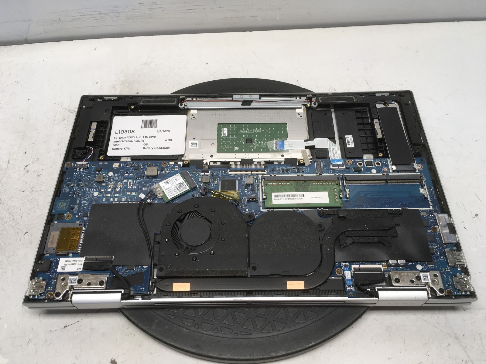 HP Envy 15-EW0013DX X360 Intel i5-1235U 1.3GHz 4 GB NO HDD No Batt