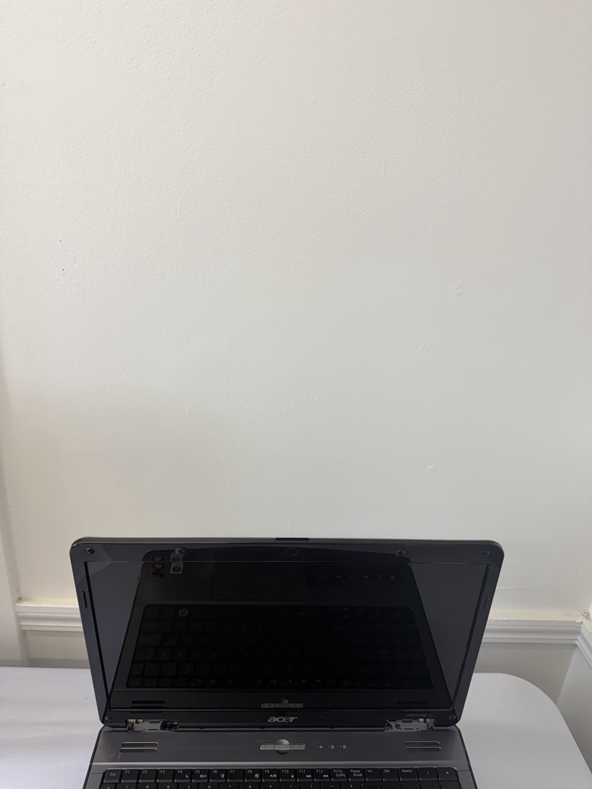 Acer Aspire 5517 Laptop – Good Screen – AMD Athlon 64 TF-20 – Read Des