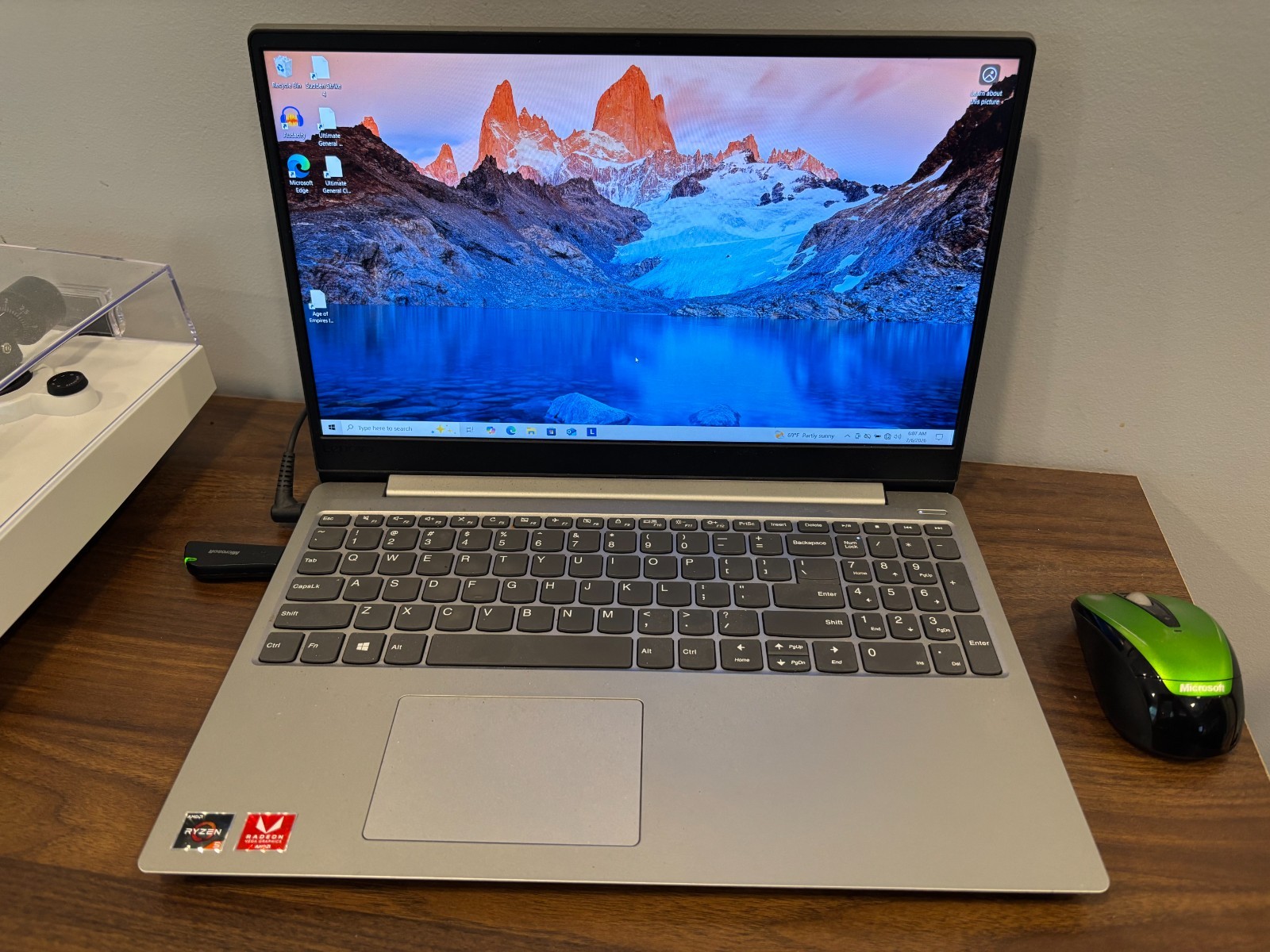 Lenovo 330S-15ARR 15.6″ Laptop/AMD Ryzen 5-2500U/8GB RAM 256GB SSD Windows 10