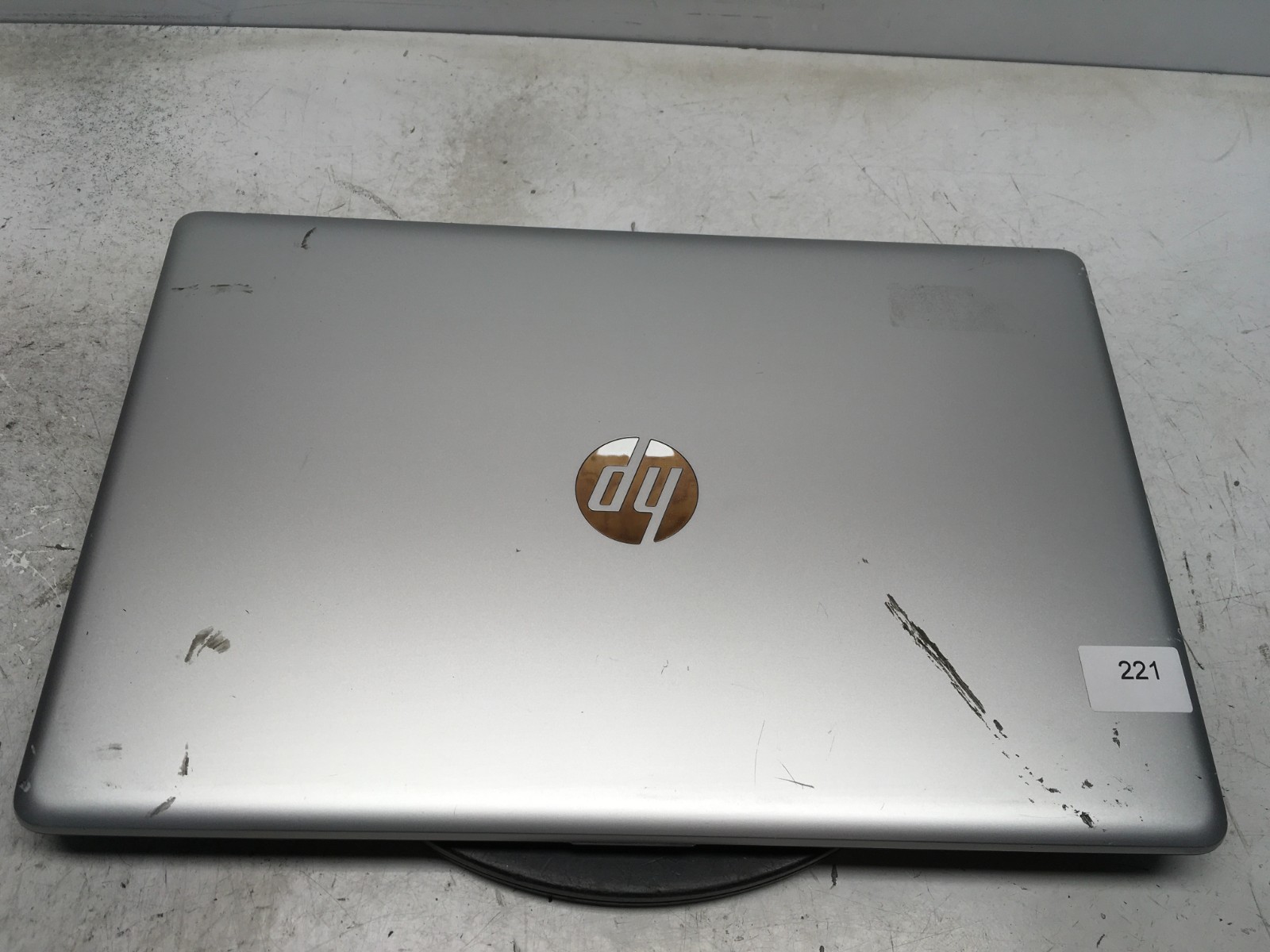 HP 17-CA1 AMD Ryzen 3 3200U 2600MHz 8 GB NO HDD