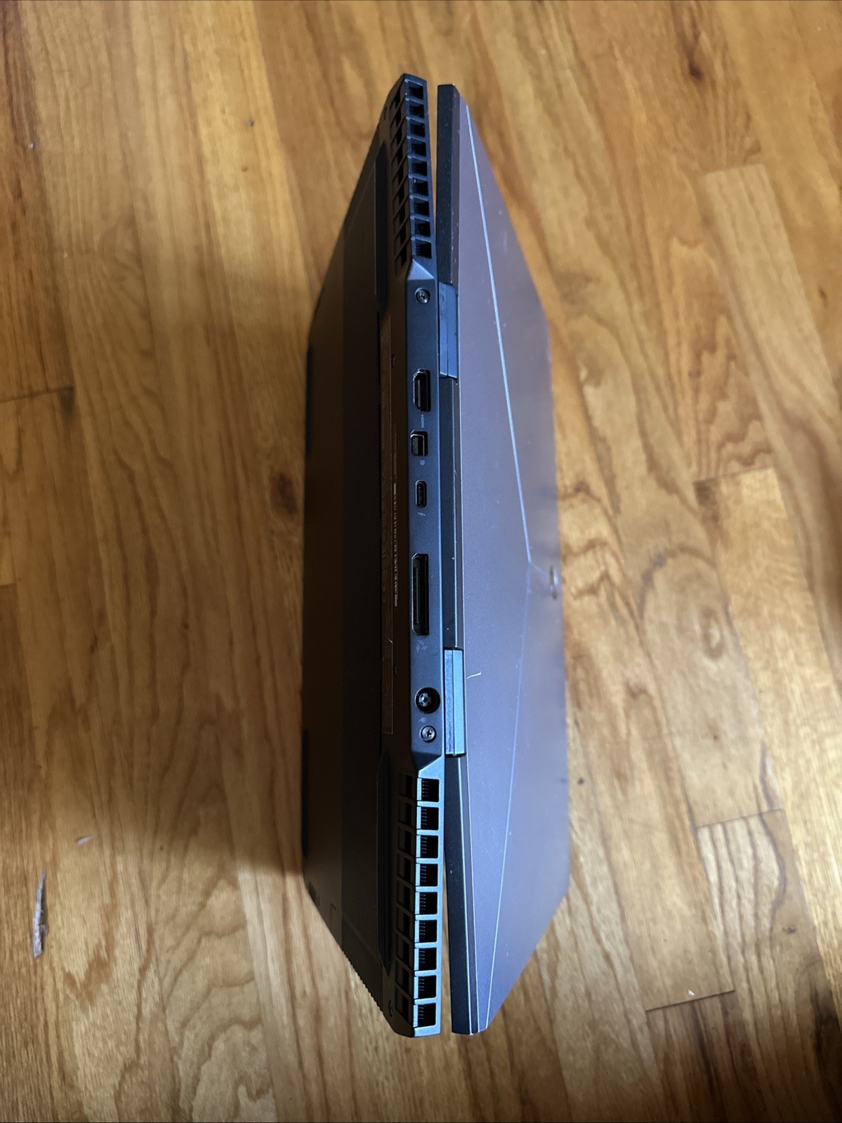 Alienware M15 P79F 15.6″ i7-8750H, 16gb RAM, GeForce GTX 1070,1TB SSD Win10.