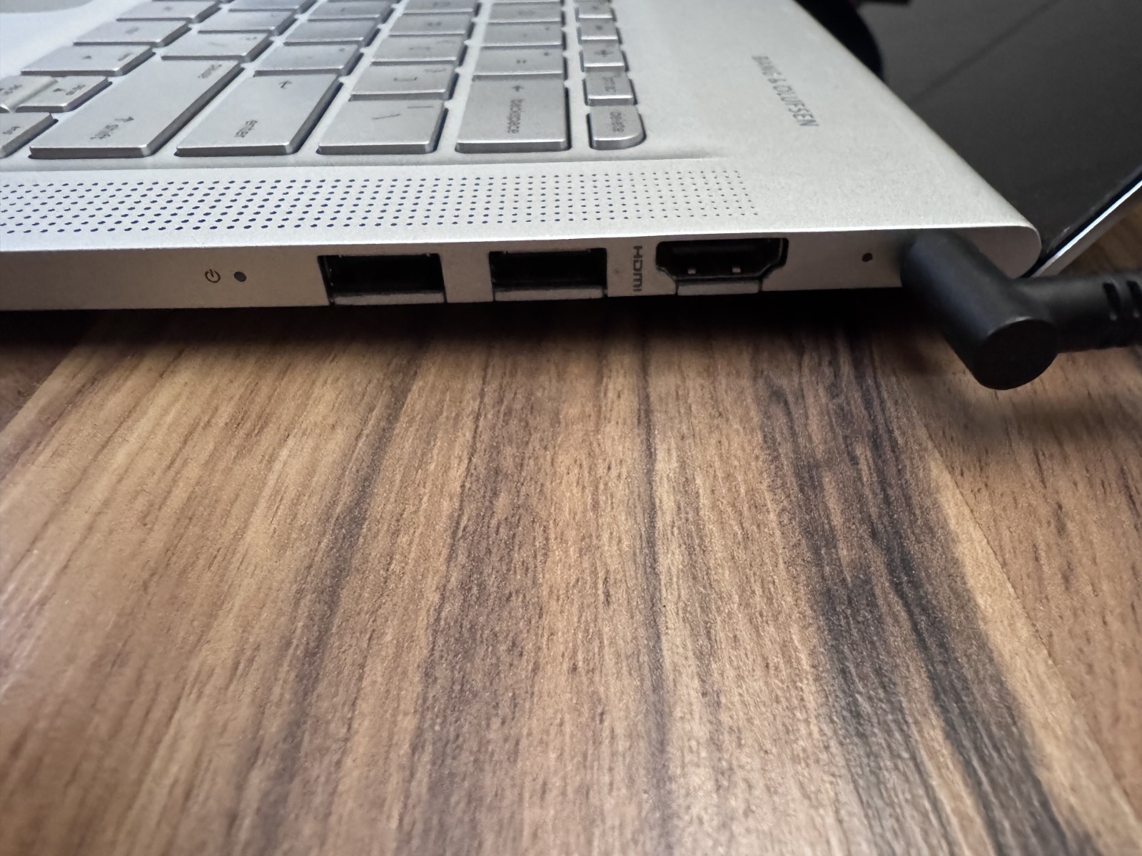 HP Envy 13T-D100 Intel i7-6500U 2.5GHz 8GB 120GB HDD 13.3″ QHD+ Win 10 *NO WIFI*
