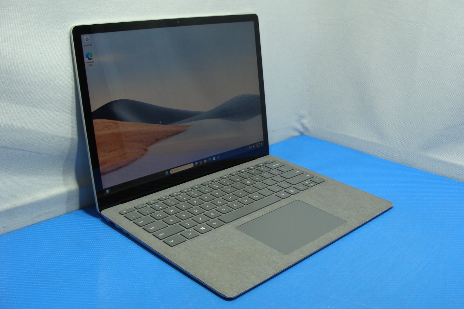 Microsoft Surface Laptop 4 1958 13.5″ TOUCH AMD Ryzen 5 4680U 2.2Ghz 8Gb 256GB