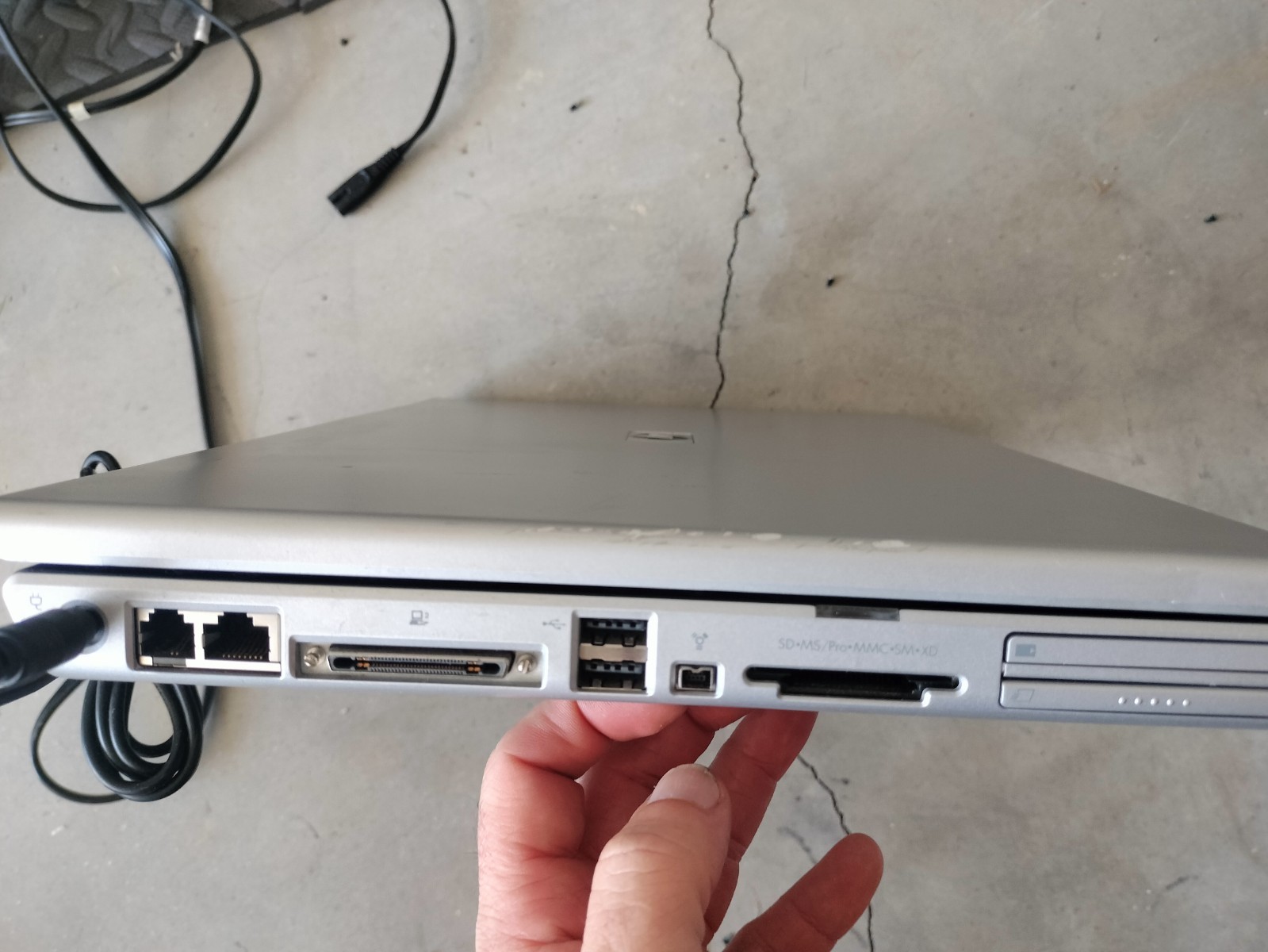 HP Pavilion dv4000 Intel Pentium M 1.80MHz 256MB No Hard Drive or Battery As is