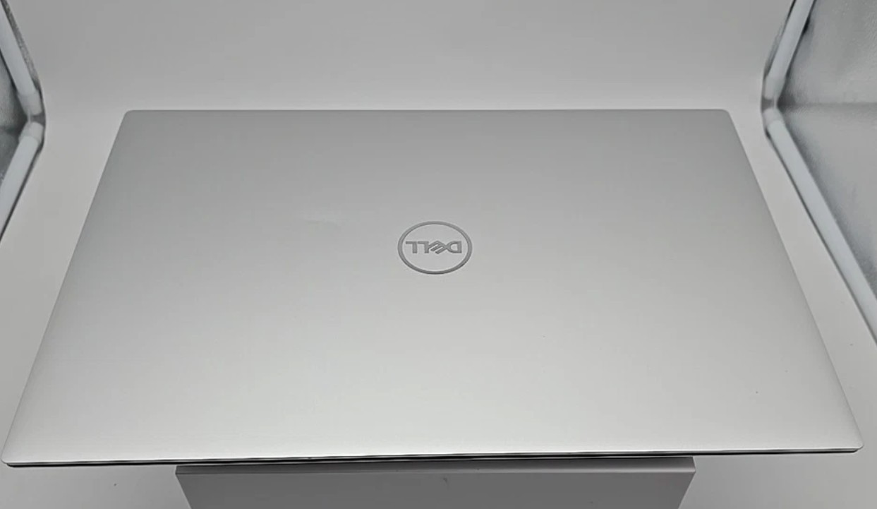 Dell XPS 9530 i9-13900H 512GB SSD, 64GB DDR5 MEMORY RTX 4060 15.6″ 4K UHD