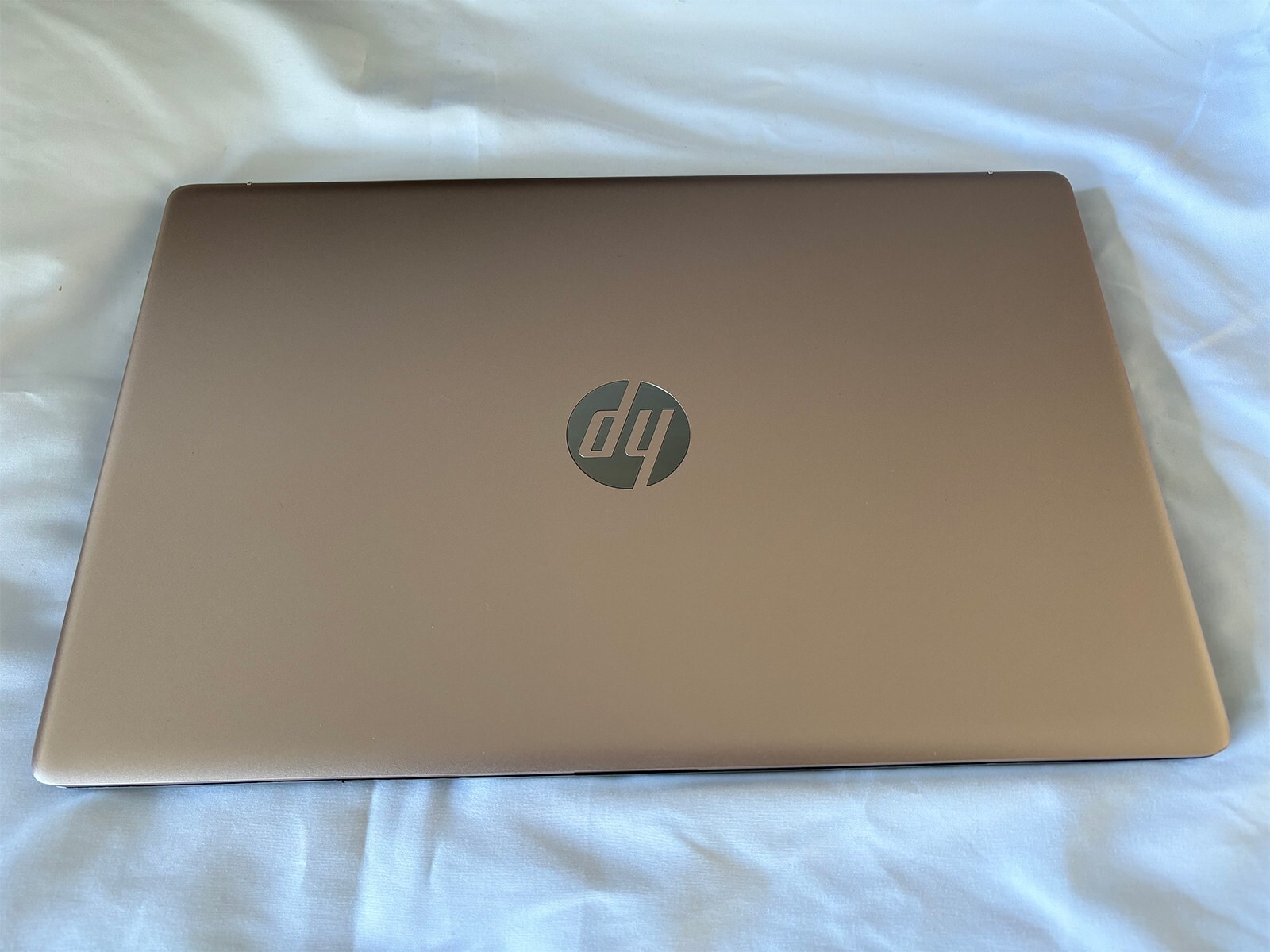 HP 17-cn0445nr – Win11, 4GB RAM, 17.3”, Lightly Used, Excellent Condition, Gold