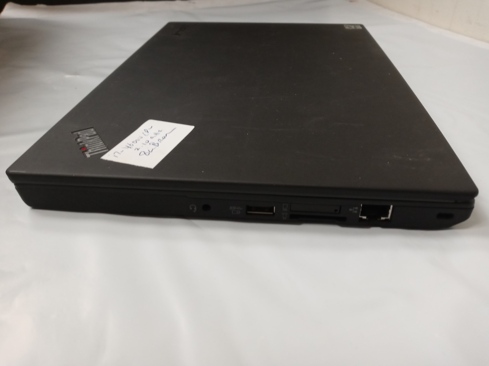 Lenovo ThinkPad X240 12.5″ i7-4600U 2.1GHz 8GB/0GB Webcam Laptop [No OS/AC]