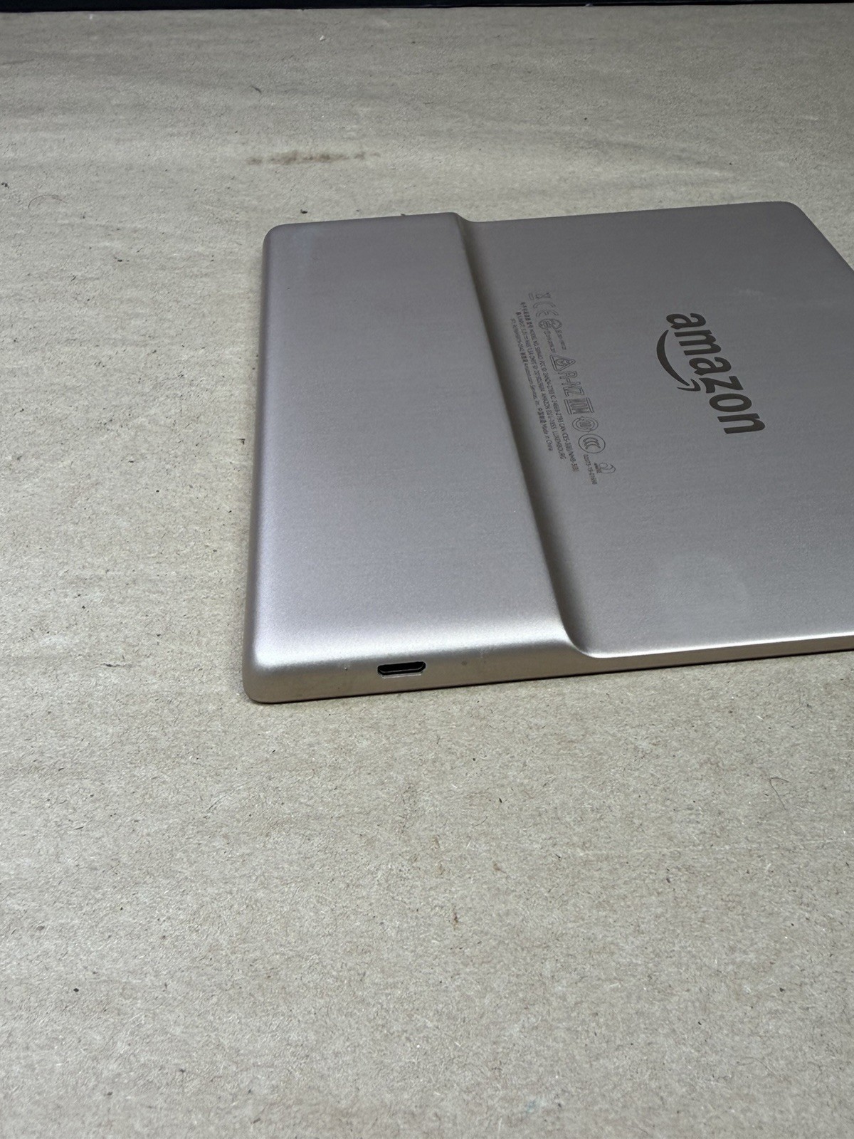 WiFi Only Amazon Oasis 10th gen 32GB Graphite Gray S8IN4O Ships Fast!