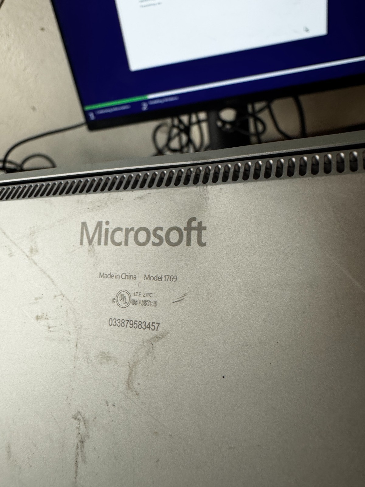 Microsoft Surface Laptop 1769 Core i5-7200U, 8GB RAM, 256GB SSD *READ # 5958