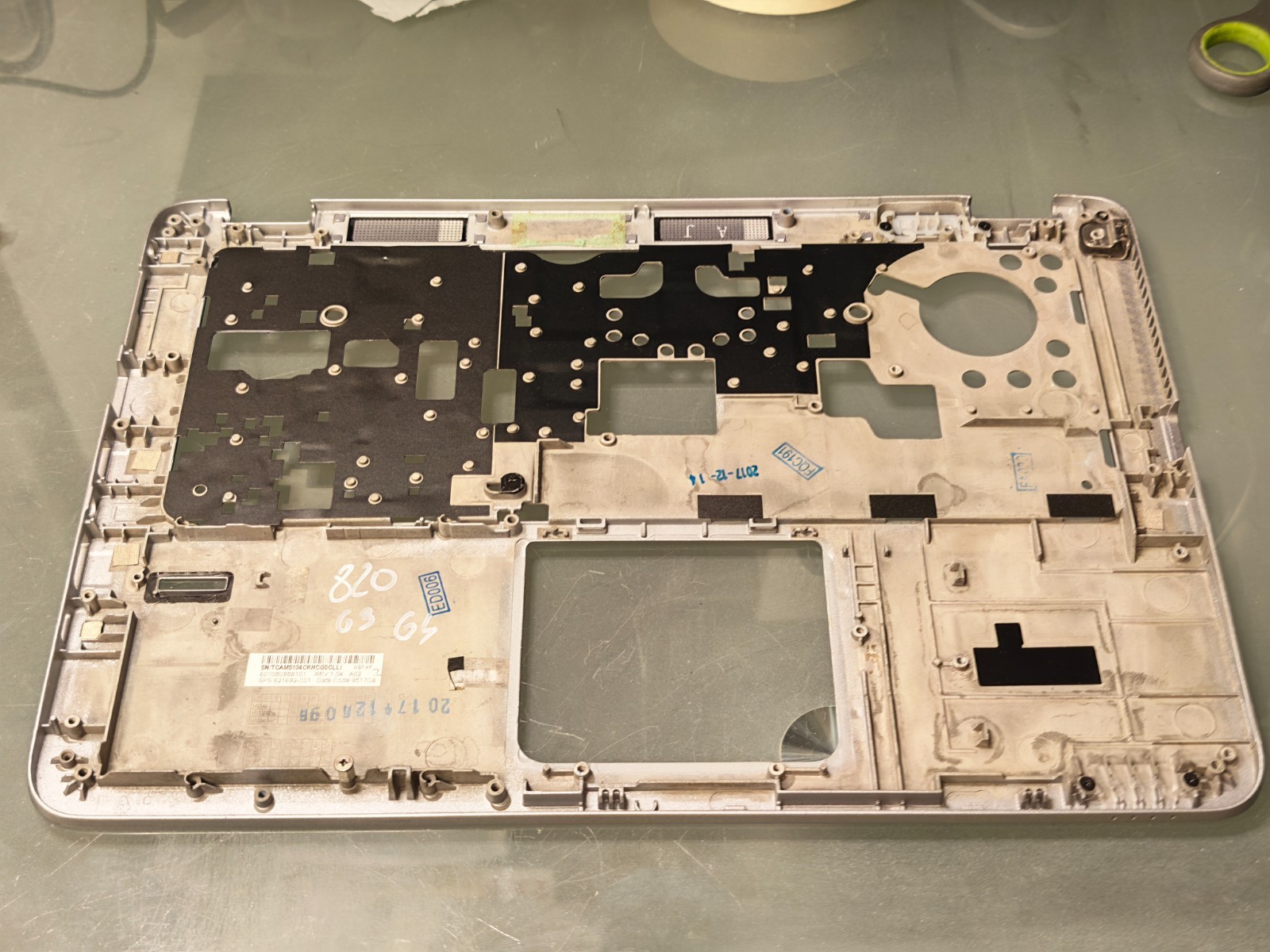 HP 820 G3 G4 725 G3 PALMREST TOP BODY 6070B0886101 #