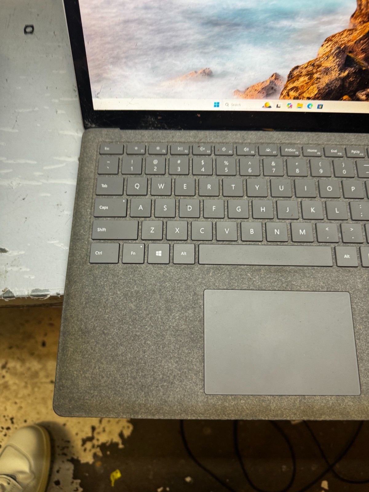 Microsoft Surface Laptop 1769 Core i5-7200U, 8GB RAM, 256GB SSD *READ # 5958