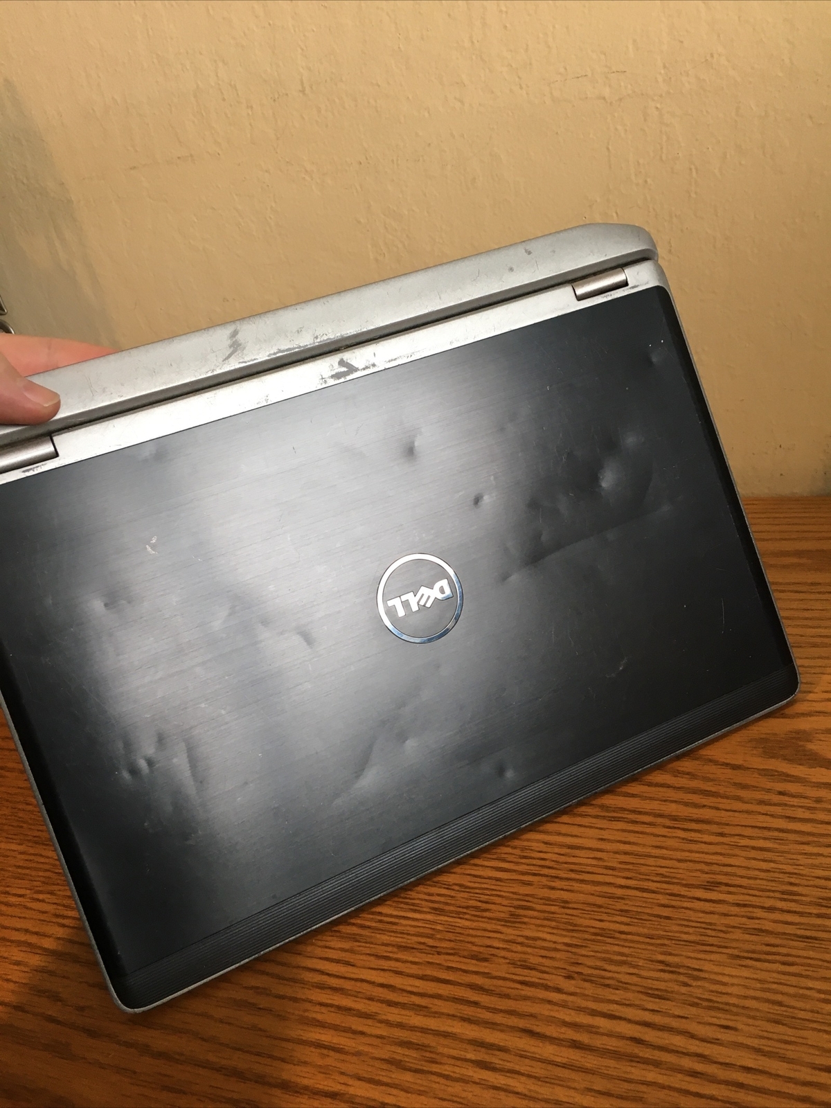 DELL LATITUDE E6220 INTEL i5 4GB RAM. Dead Motherboard. Not Working For Parts