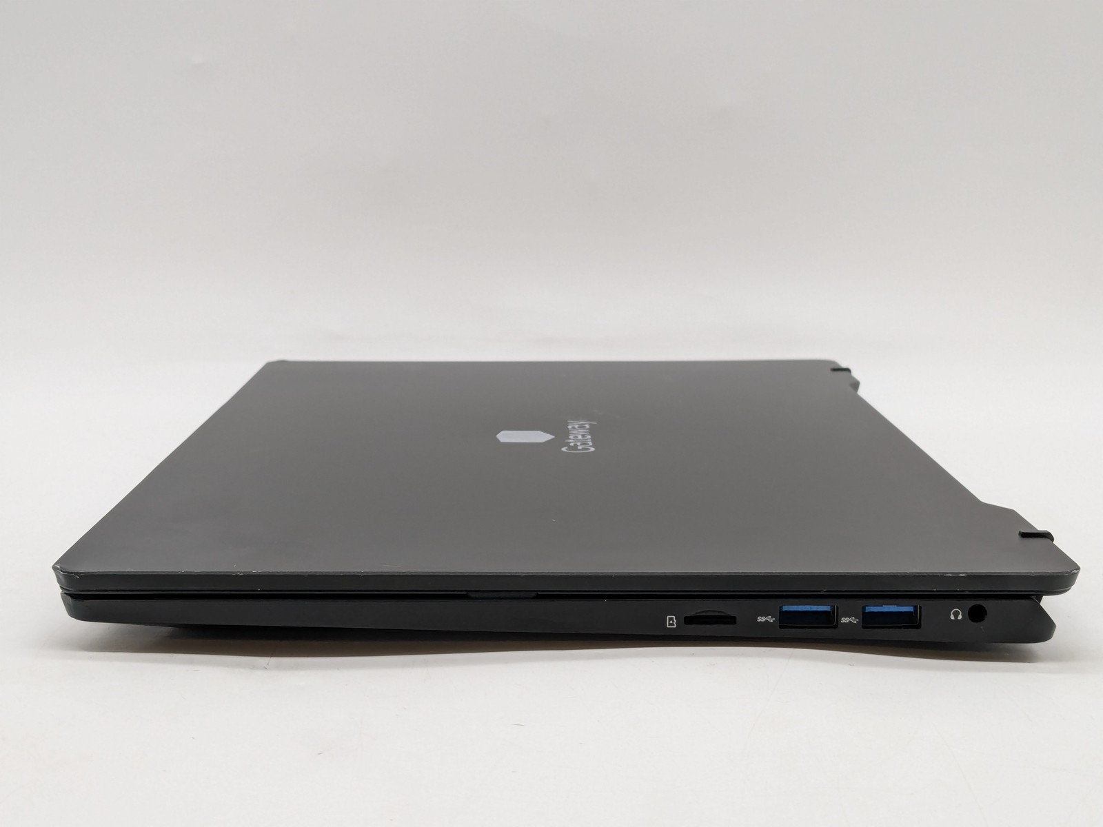 Gateway GWTC71427-BK 14″ FHD Touch I7-1255U 512GB SSD 8GB W11 Webcam FP Reader