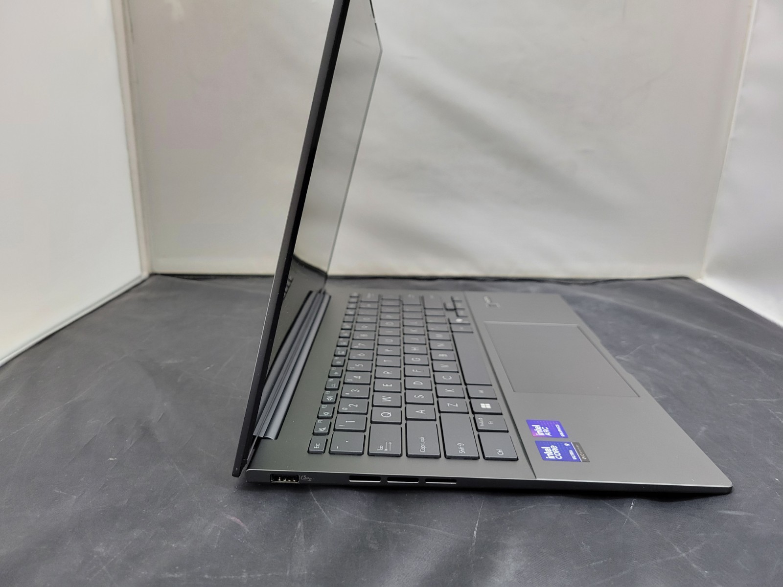 ASUS – Zenbook 14 14″ FHD+ OLED Touch Screen Laptop – Intel Core Ultra 9