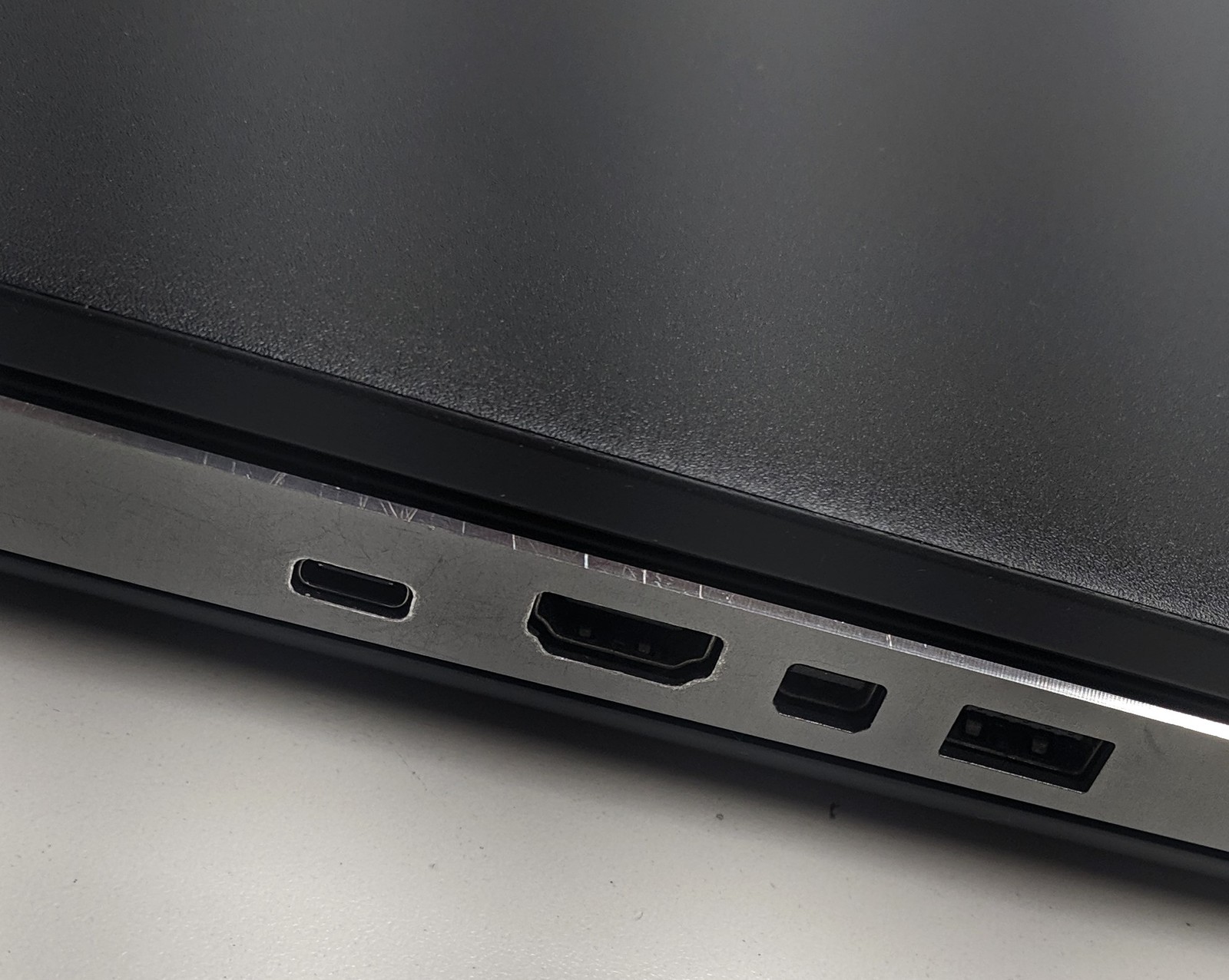 Dell Precision 7520, i7-7820HQ, 32GB, 1TB, HD Graphics 530