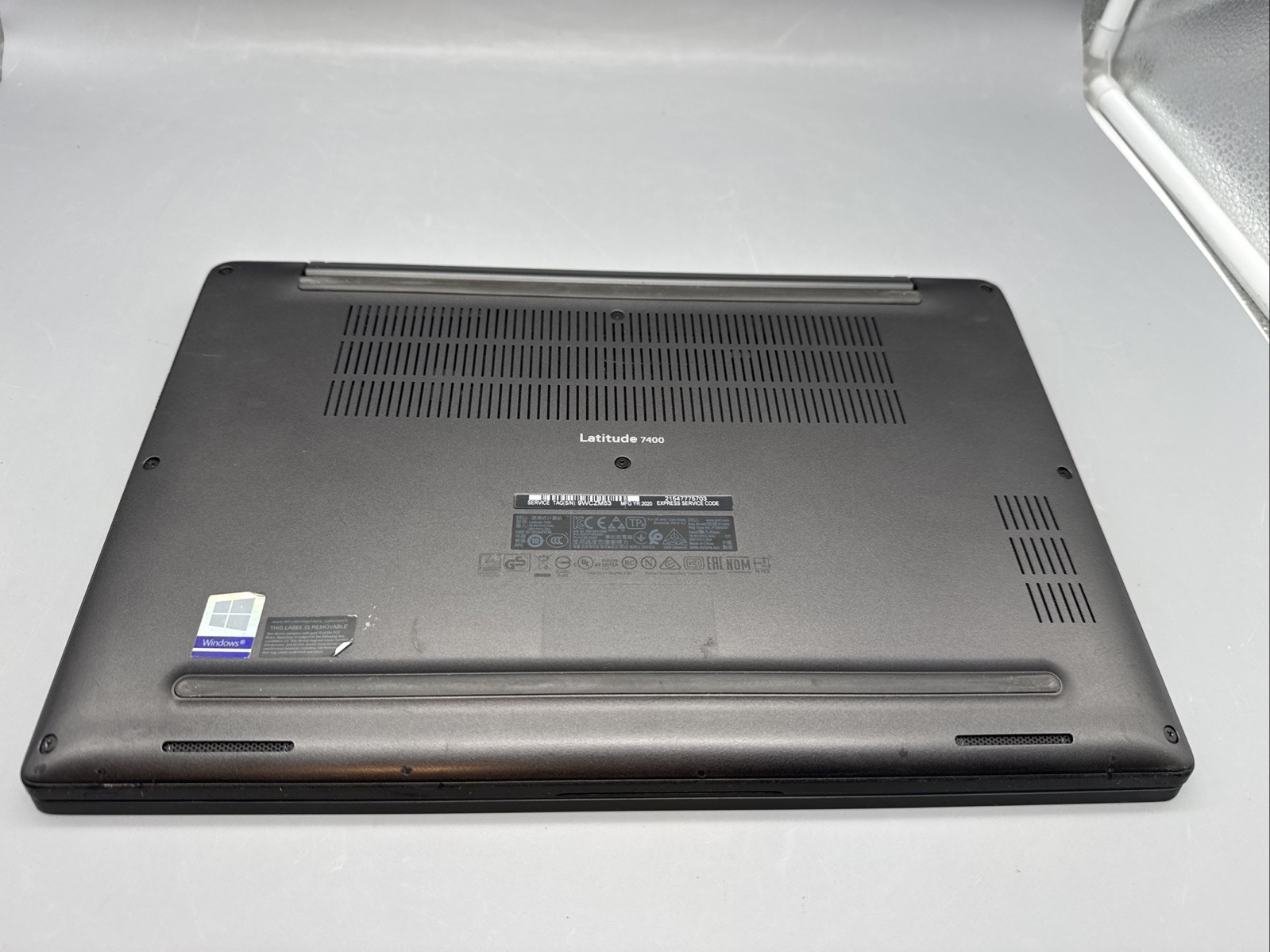 Dell Latitude 7400 14″ Core i7-8665U 1.9GHz 16GB RAM 256GB HD,NO OS