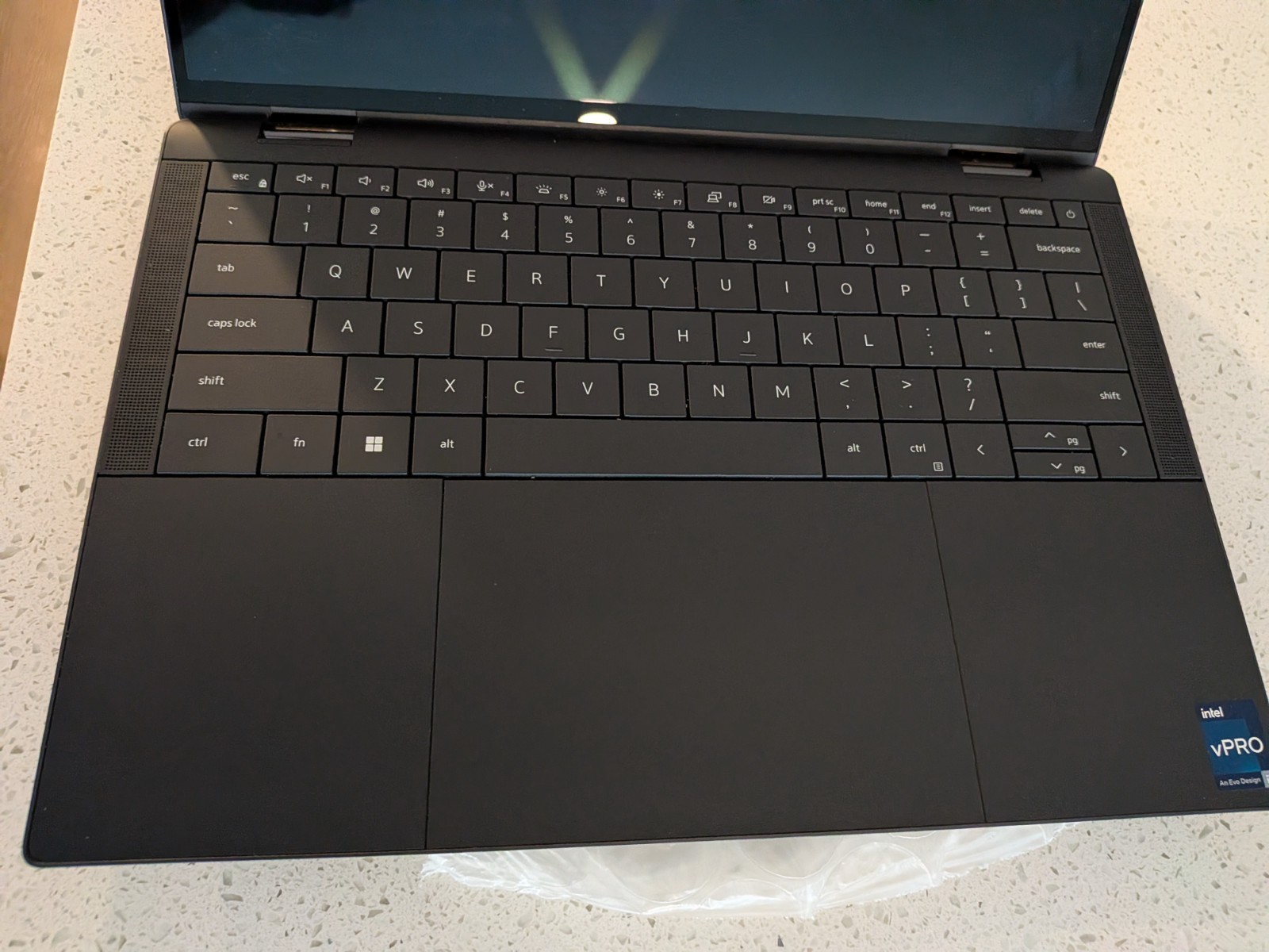 Dell Latitude 9440 14″ Touch 1.8 GHz i7-1365U 32GB 480GB SSD Excellent 2-in-1