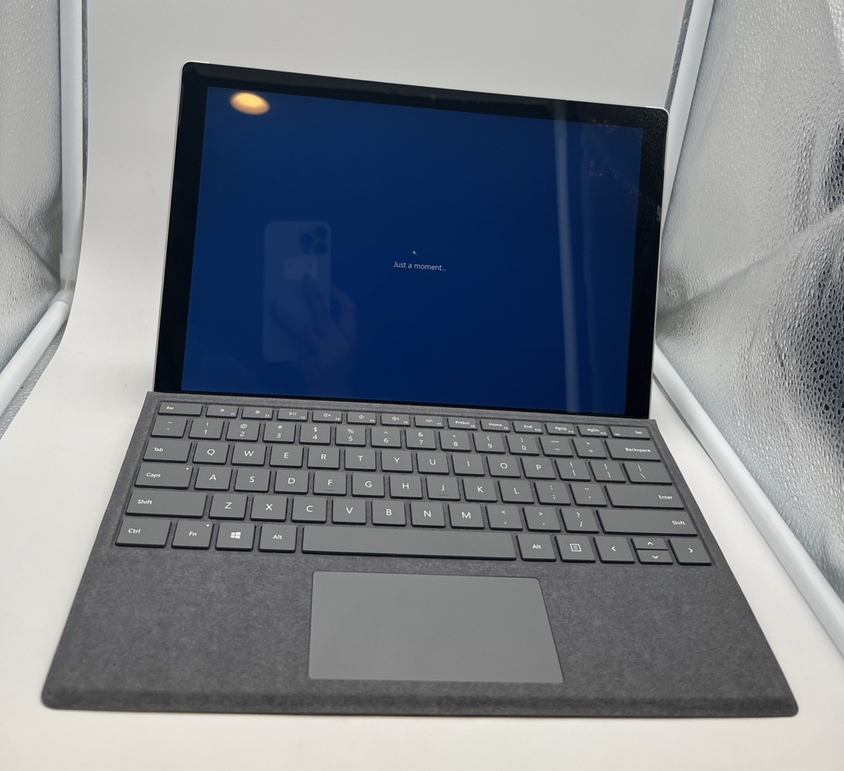 Microsoft Surface Pro Core i7-7660U 2.50GHz 8GB RAM 256GB 5/3