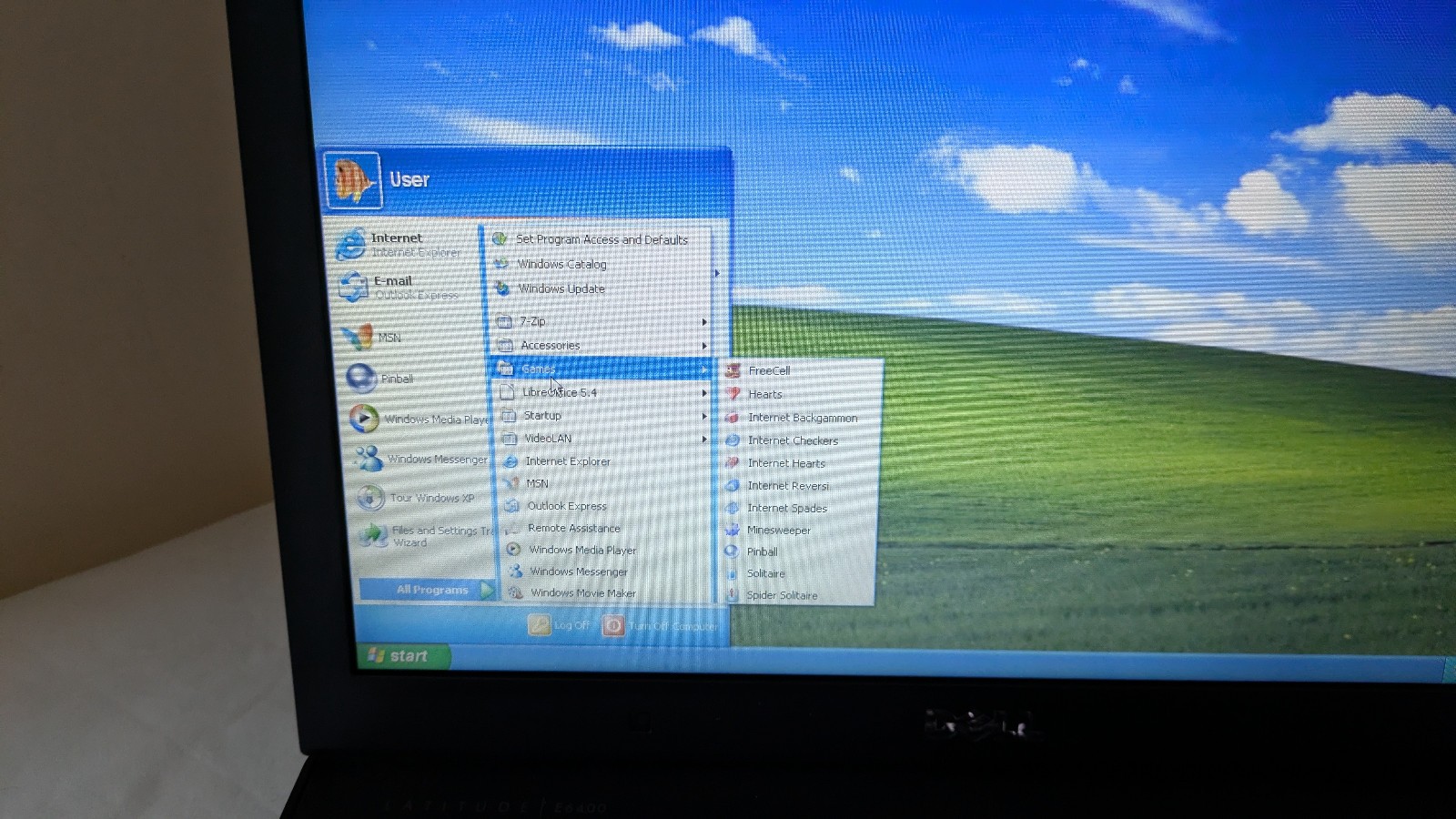 Dell Latitude E6400 Laptop 14″ C2D 2.53GHz 2GB RAM 320GB WinXP – SEE DESCRIPTION