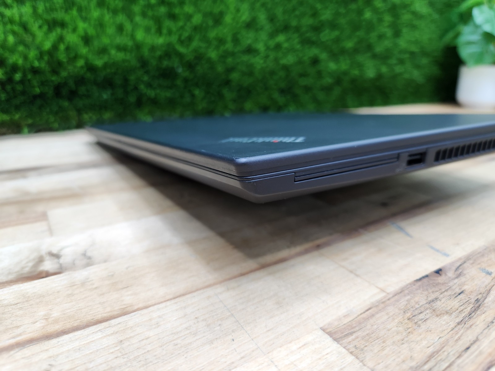 Lenovo ThinkPad P14s 14″ FHD i7-10610U 16GB 256GB SSD P520 GPU EXCELLENT BATT~