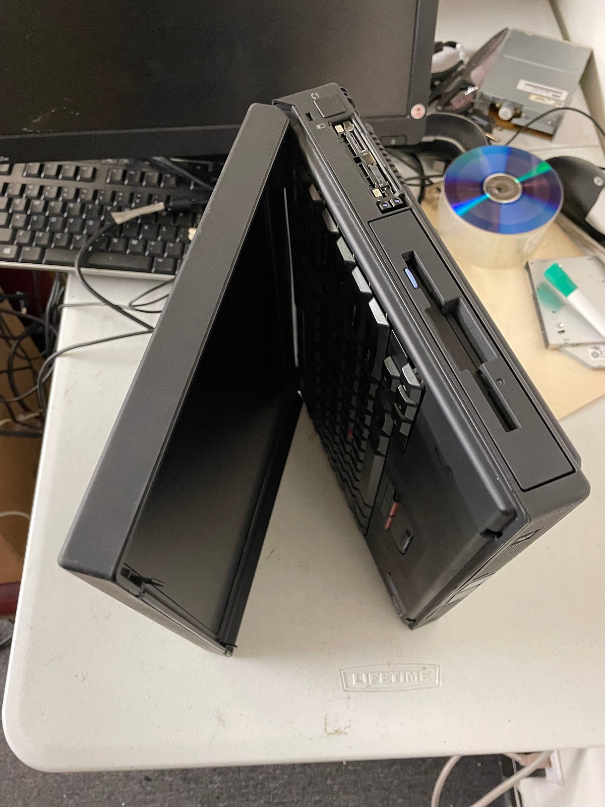VINTAGE IBM THINKPAD 770 With OS/2 Warp Verion 3 Installed