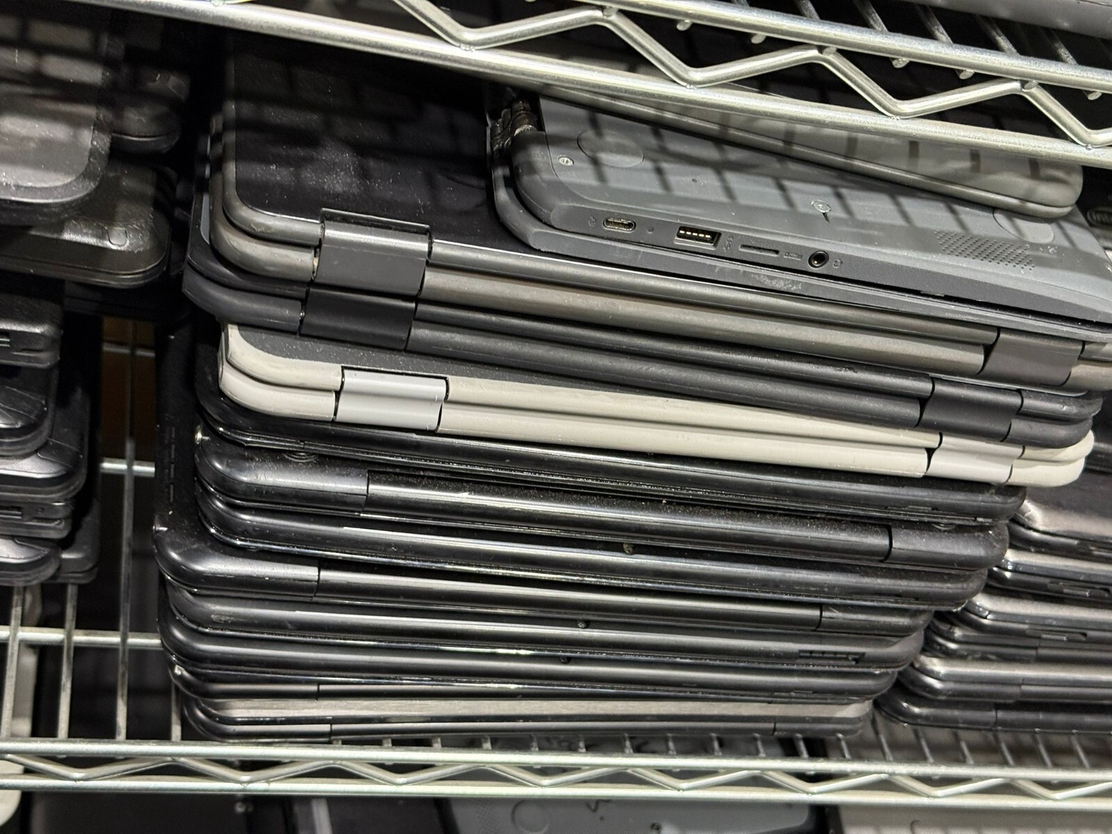 LOT OF 50 – CHROMEBOOK Laptops VARIOUS SIZES / Brands – *AS IS* / UNTESTED READ!