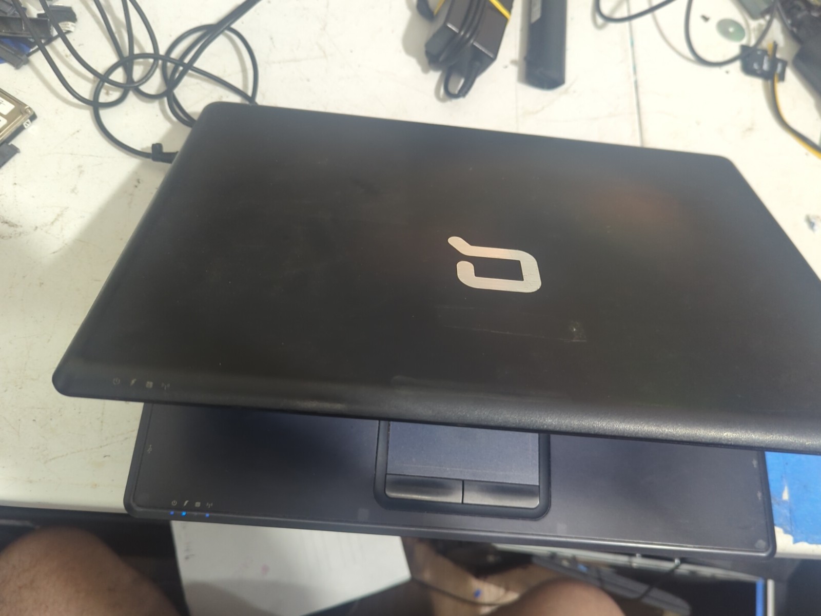 Compaq C700 Laptop( Xp-2gb Ram-32gb SSD – Wi-Fi – Dvd-dual Core-webcam)