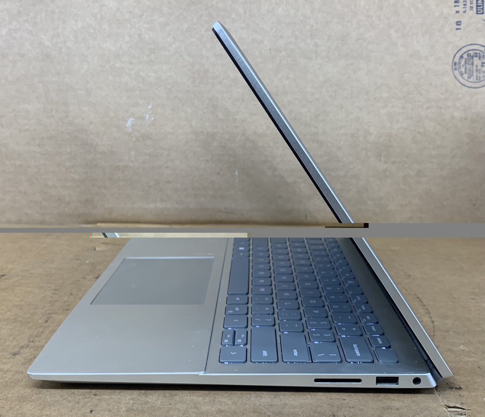 Dell Inspiron 5425 14″ AMD Ryzen 7 5825U@2.0GHz 8GB RAM 256GB SSD WIN 11P *READ*