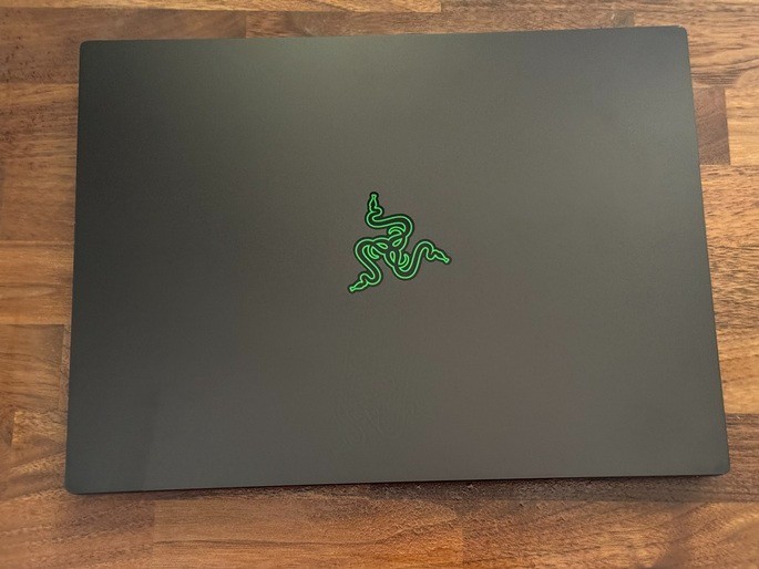 Razer Blade 14 Gaming Laptop AMD Ryzen 9 7940HS CPU – GeForce RTX 4070 – 2TB SSD