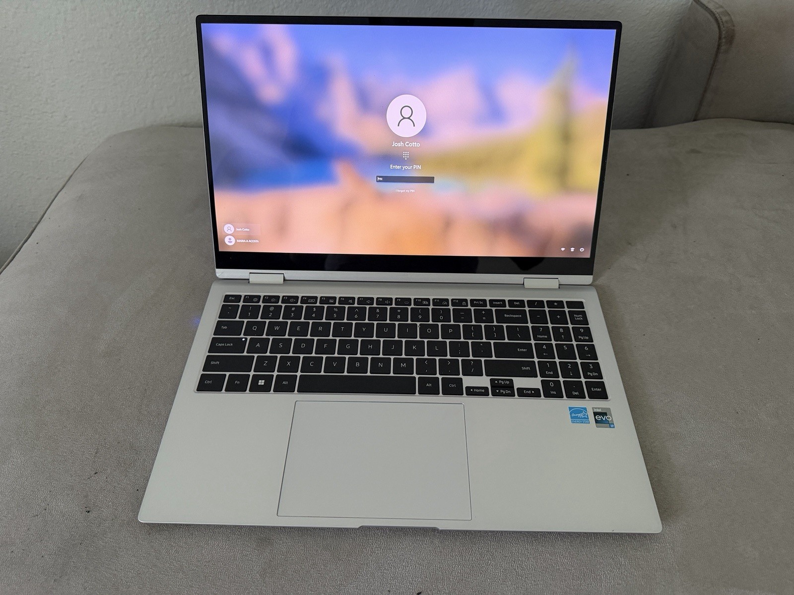 Samsung Galaxy Book2 Pro 360 15.6 AMOLED Touch i7-1260P 16GB 1TB 2-in-1 S Pen